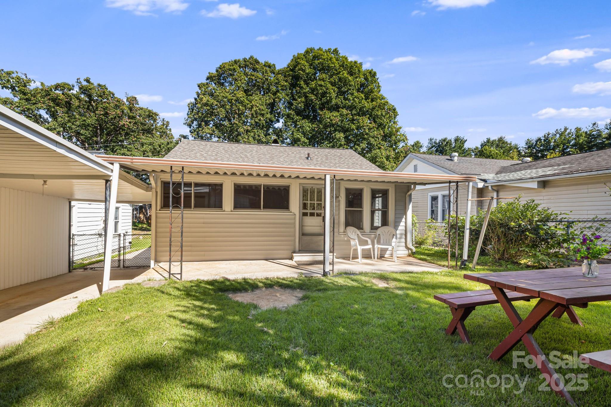 29 Oteen Park Place