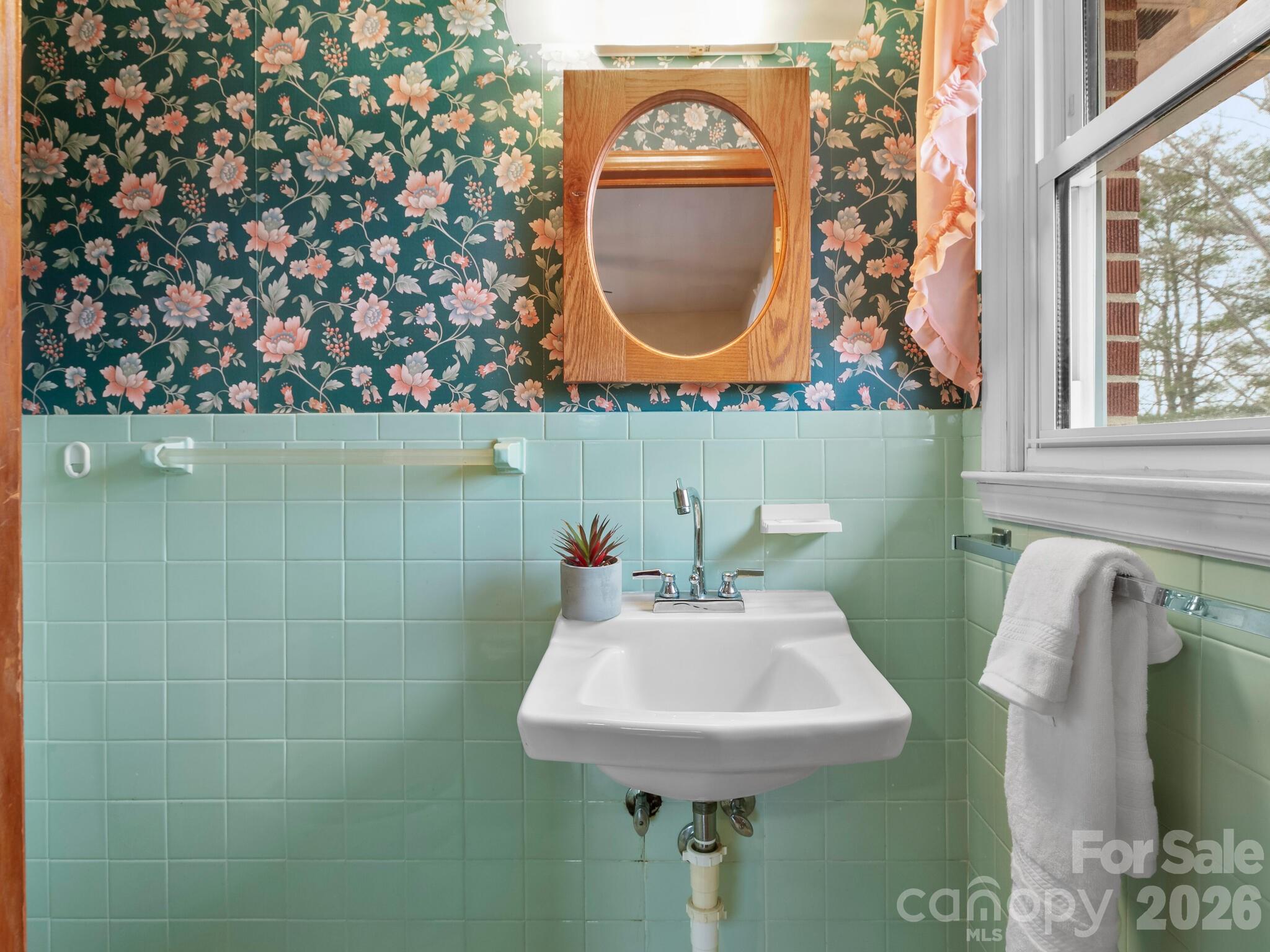 608 S Buena Vista Drive