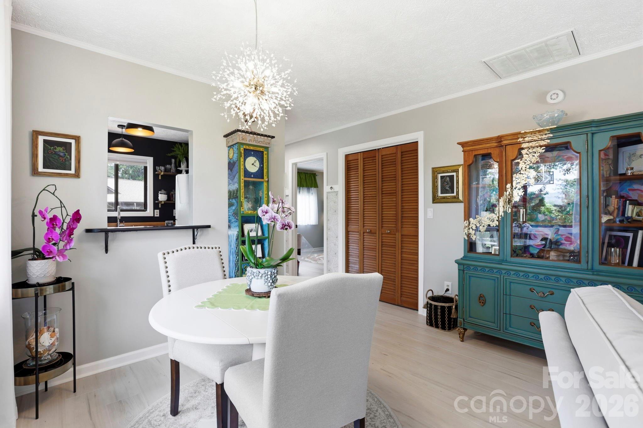581 Courtwood Lane Unit: 4