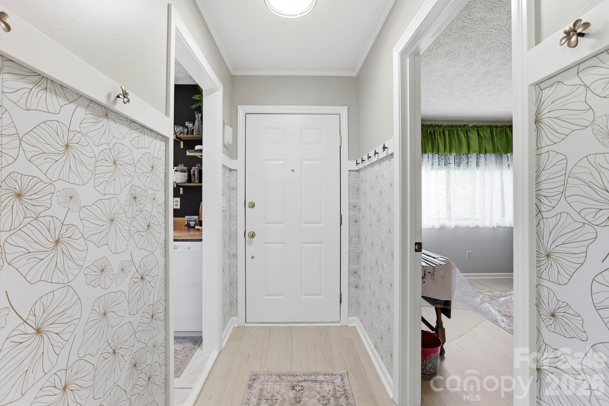 581 Courtwood Lane Unit: 4