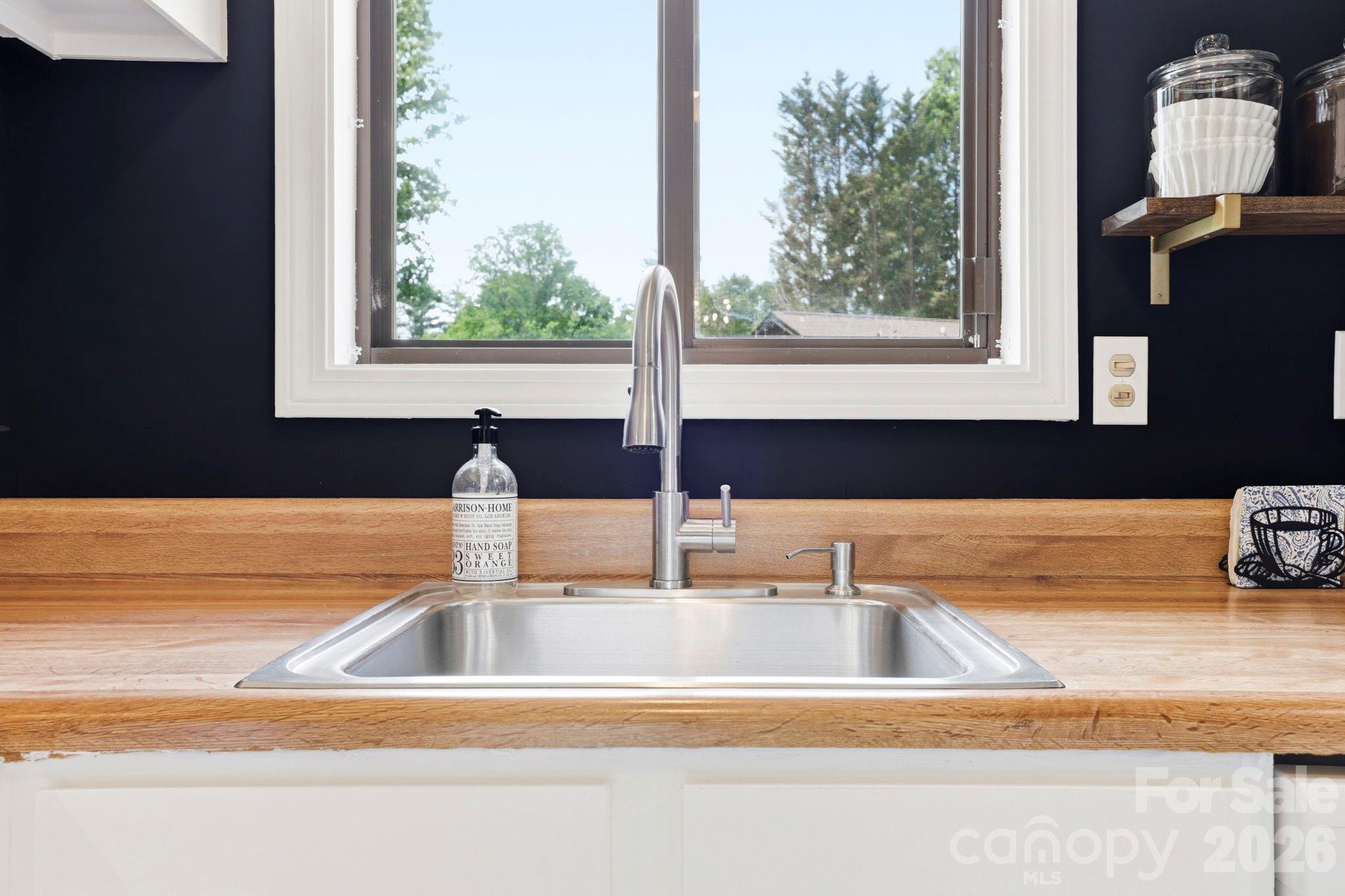 581 Courtwood Lane Unit: 4