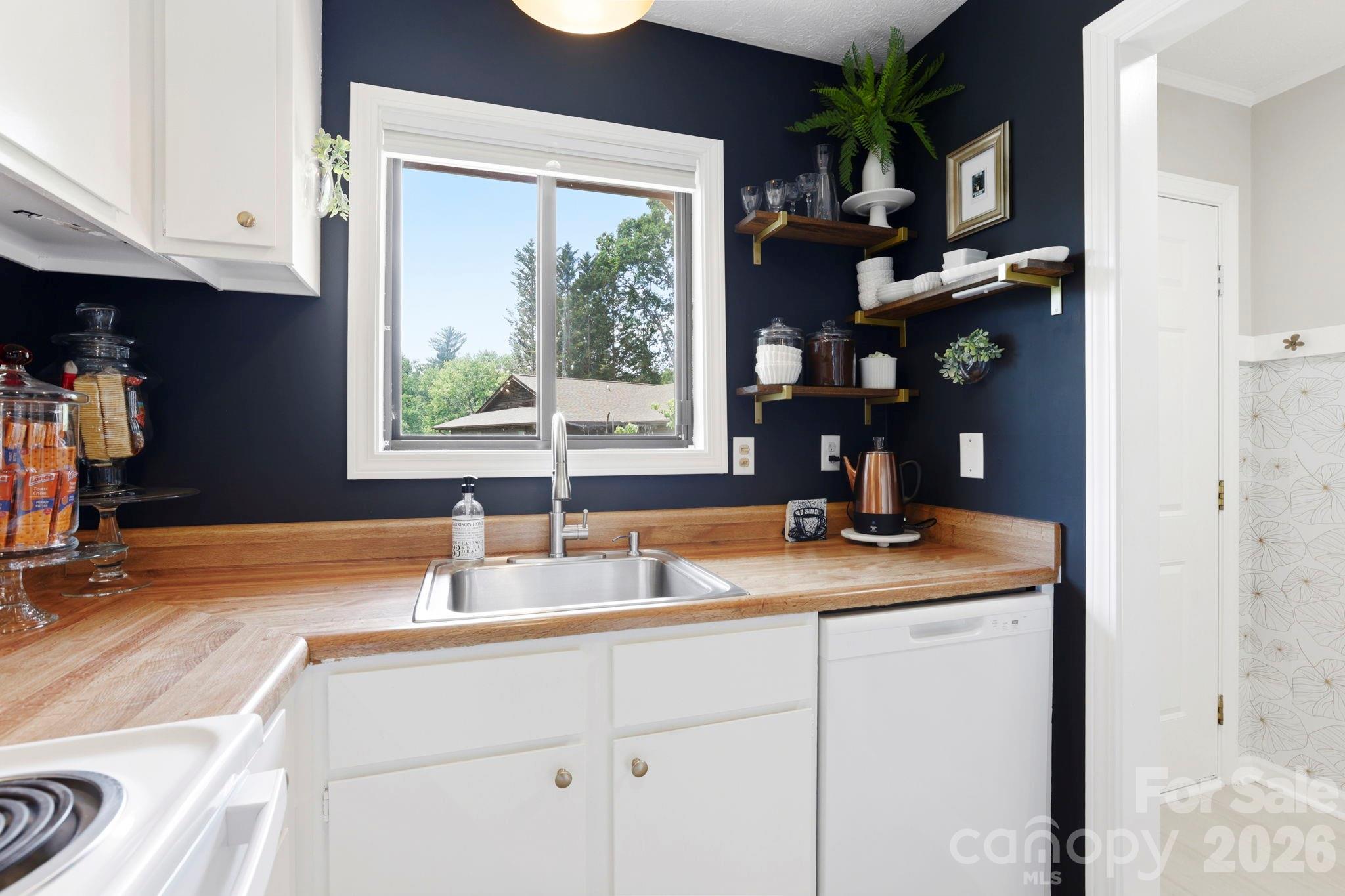 581 Courtwood Lane Unit: 4