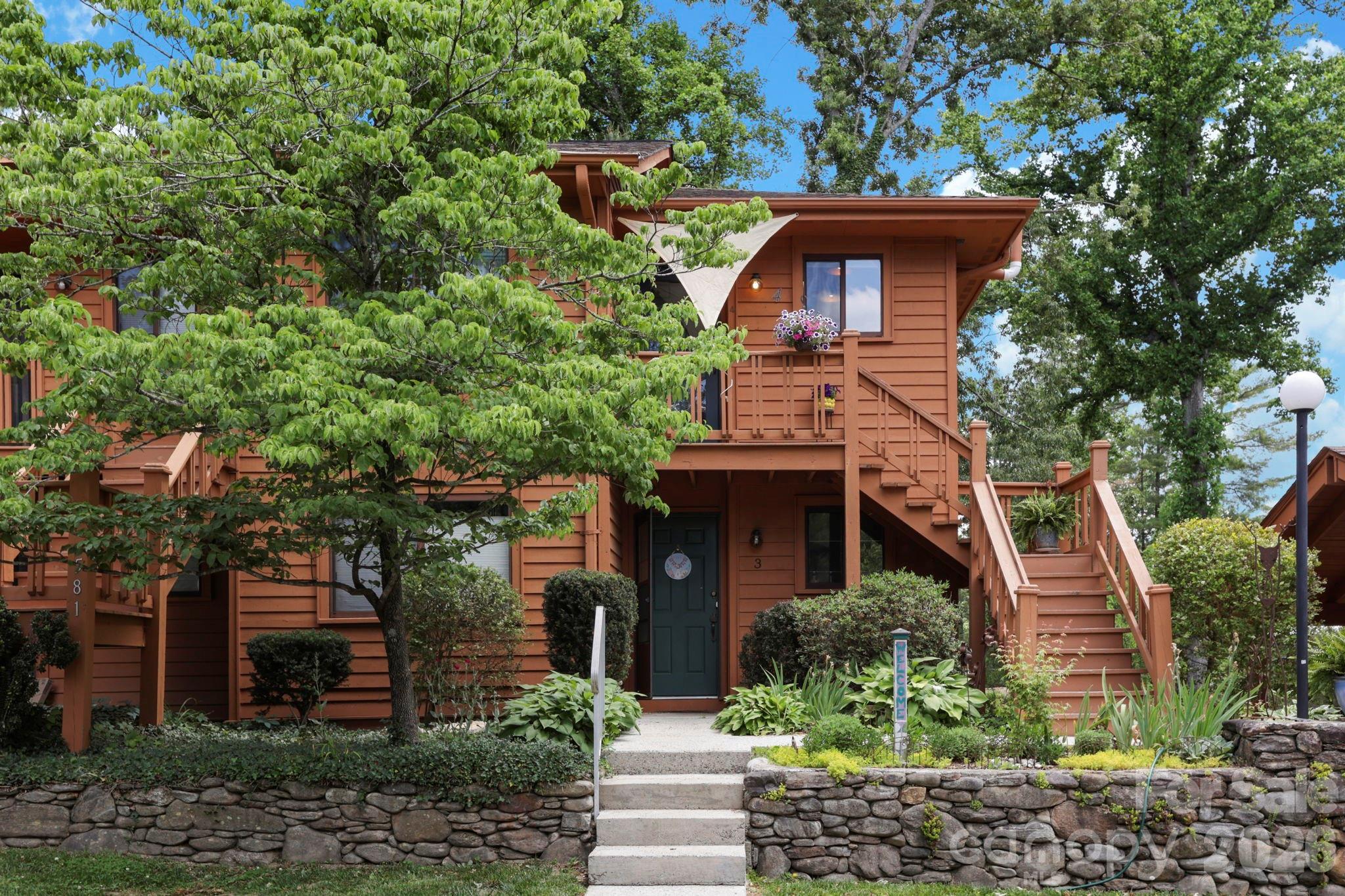 581 Courtwood Lane Unit: 4