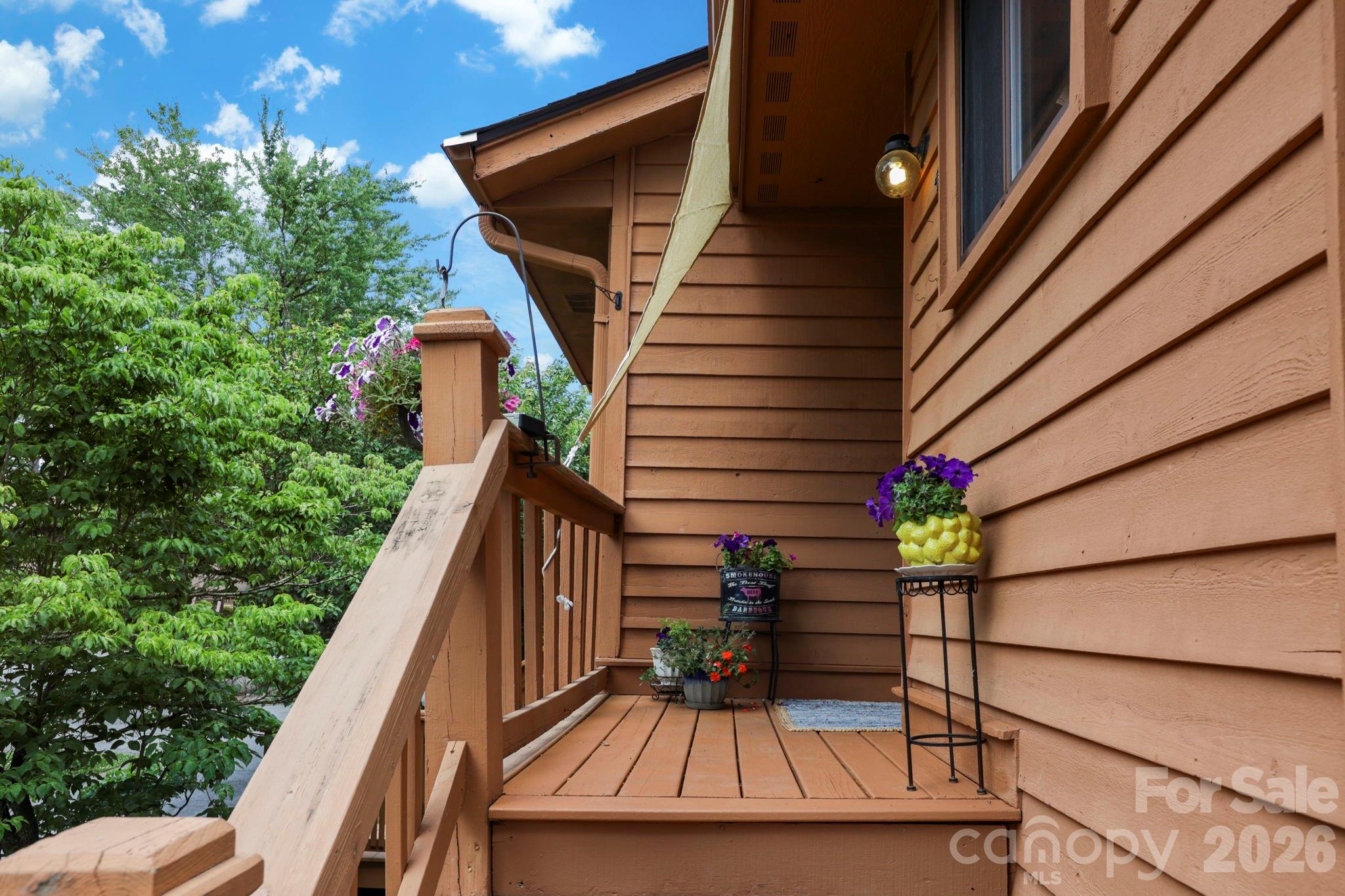 581 Courtwood Lane Unit: 4