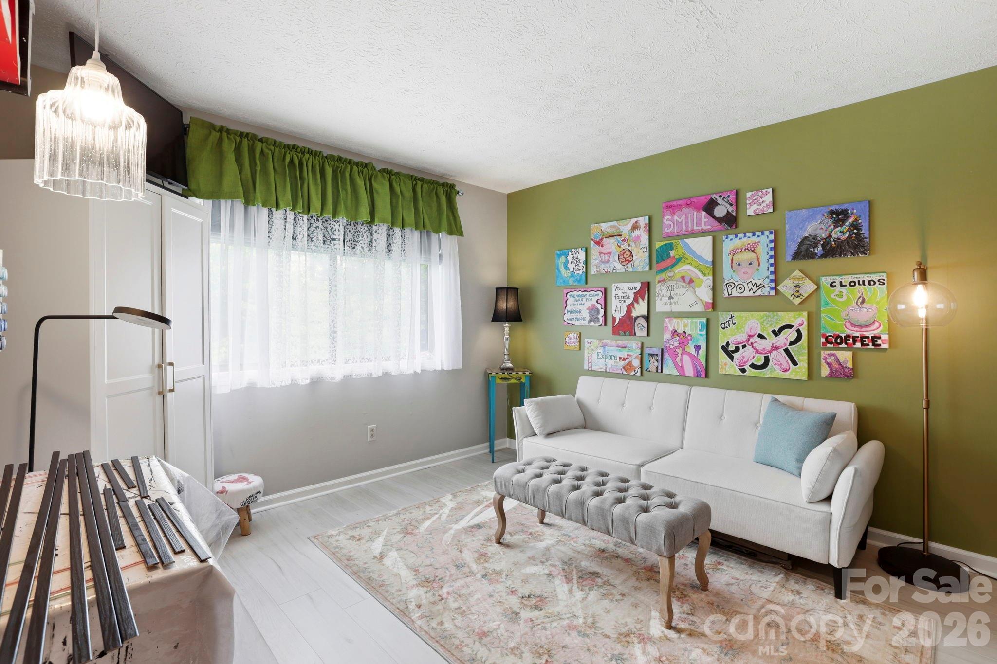 581 Courtwood Lane Unit: 4