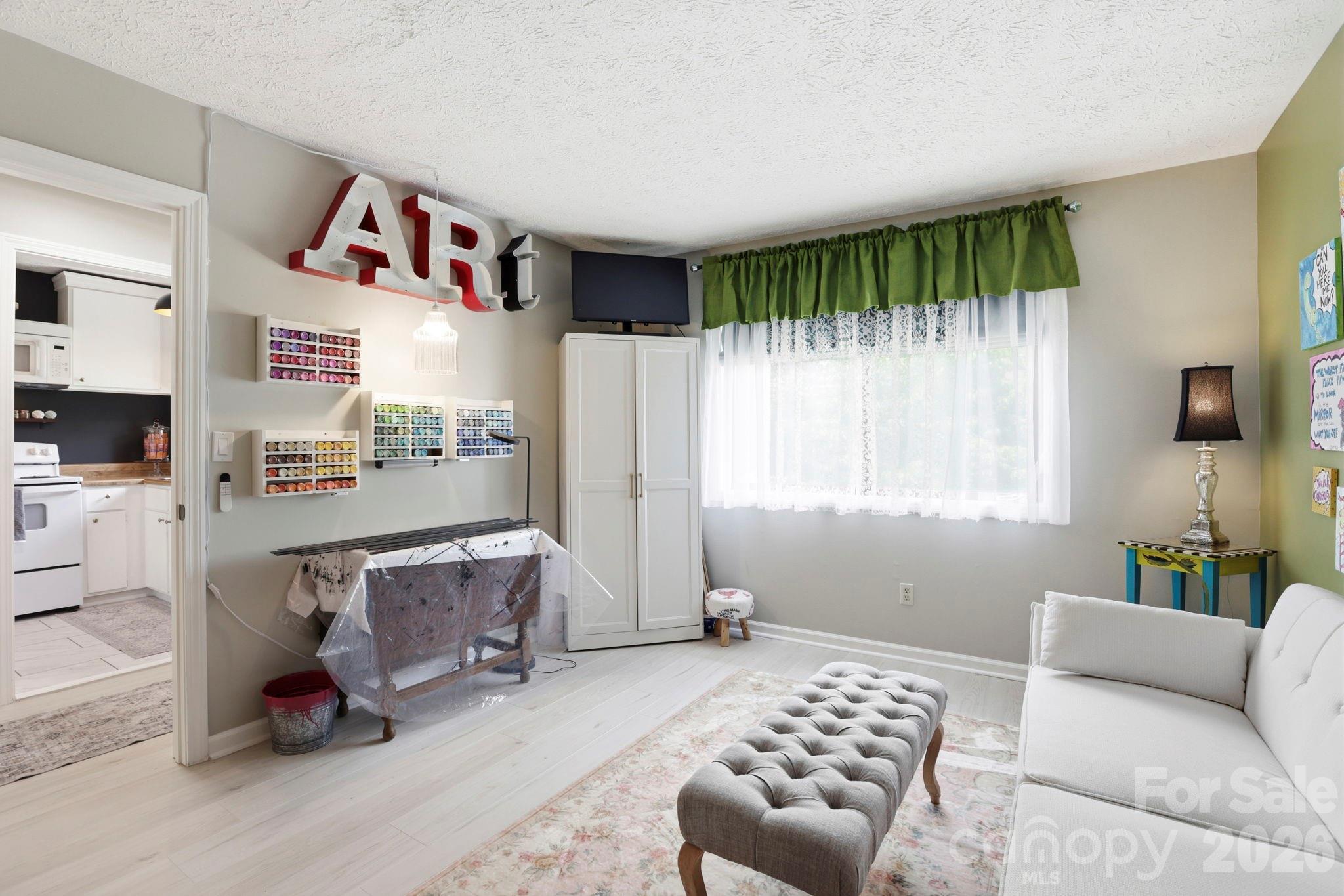 581 Courtwood Lane Unit: 4