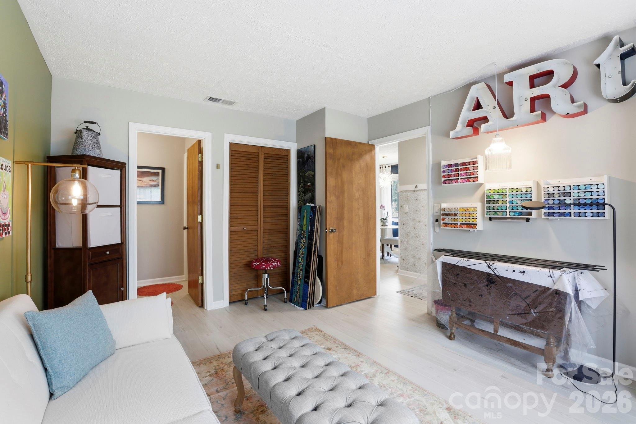 581 Courtwood Lane Unit: 4
