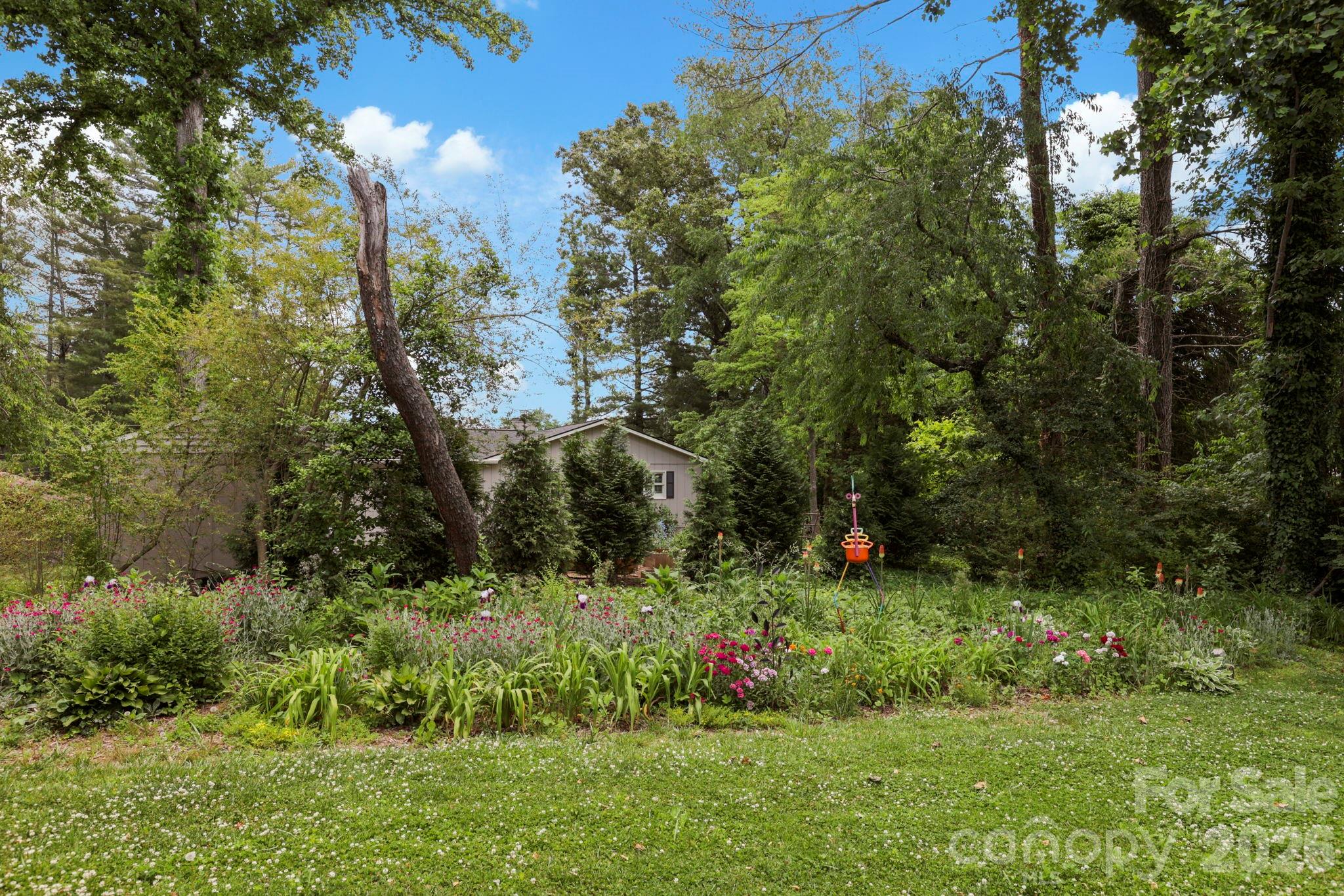 581 Courtwood Lane Unit: 4