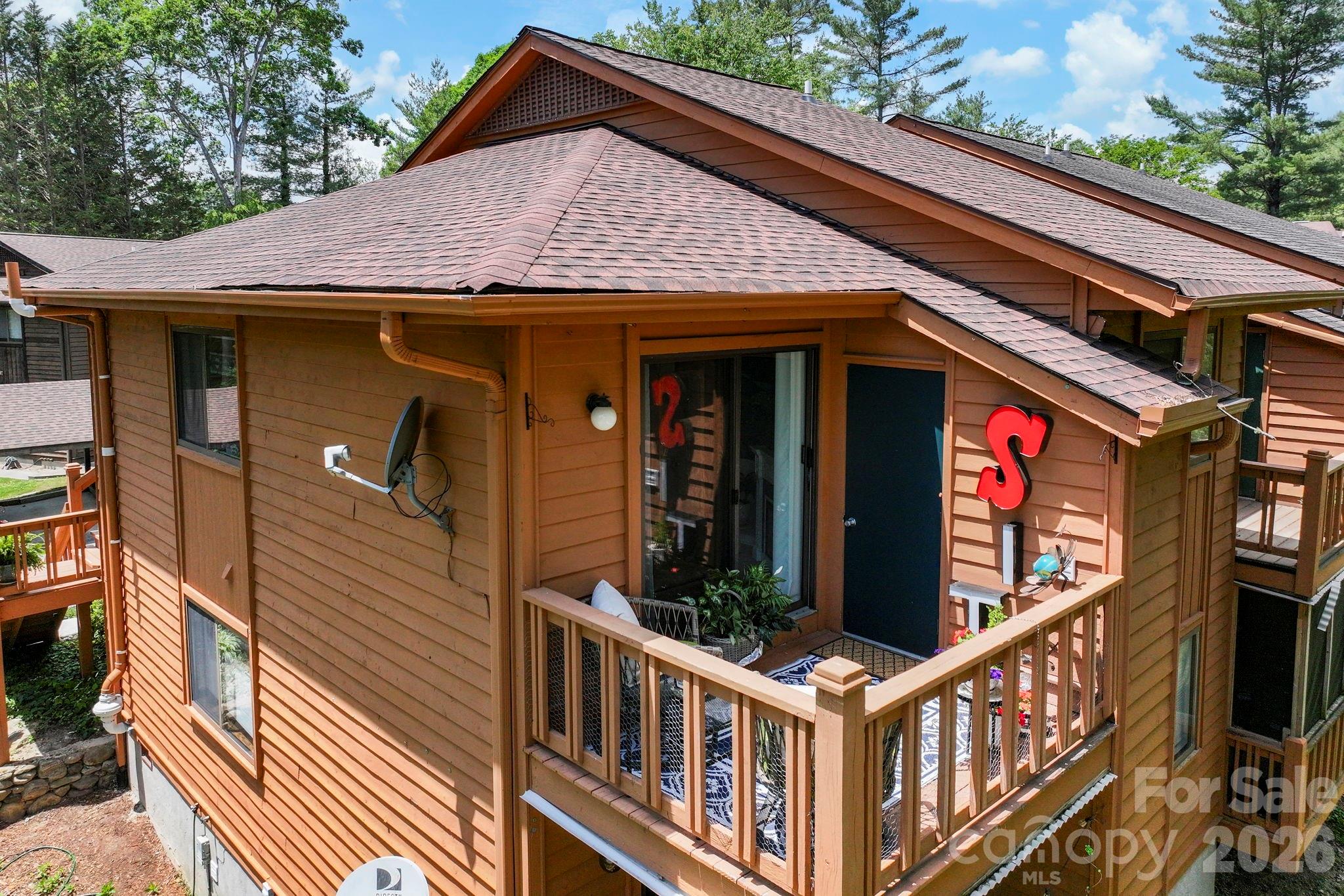 581 Courtwood Lane Unit: 4