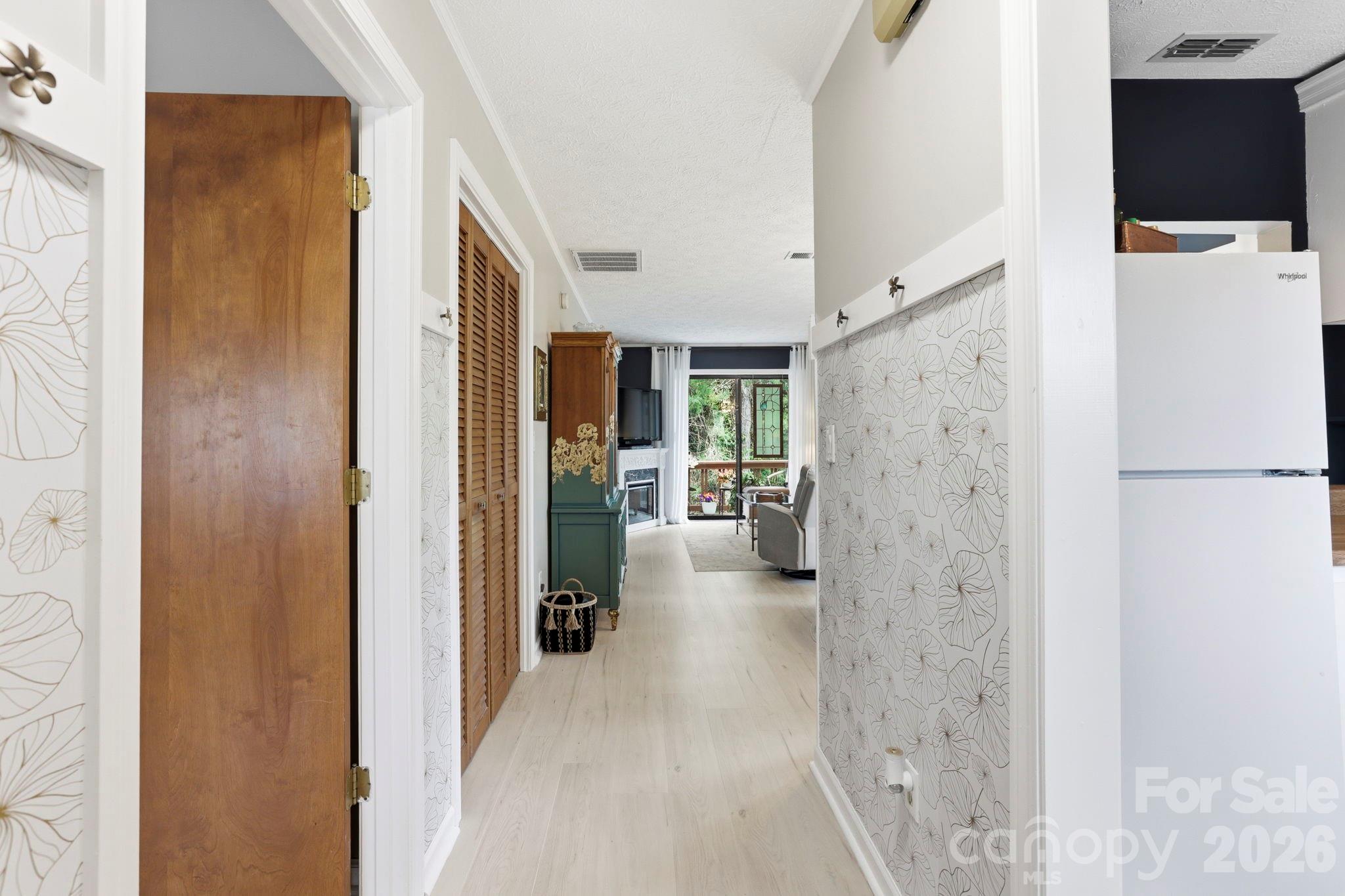 581 Courtwood Lane Unit: 4