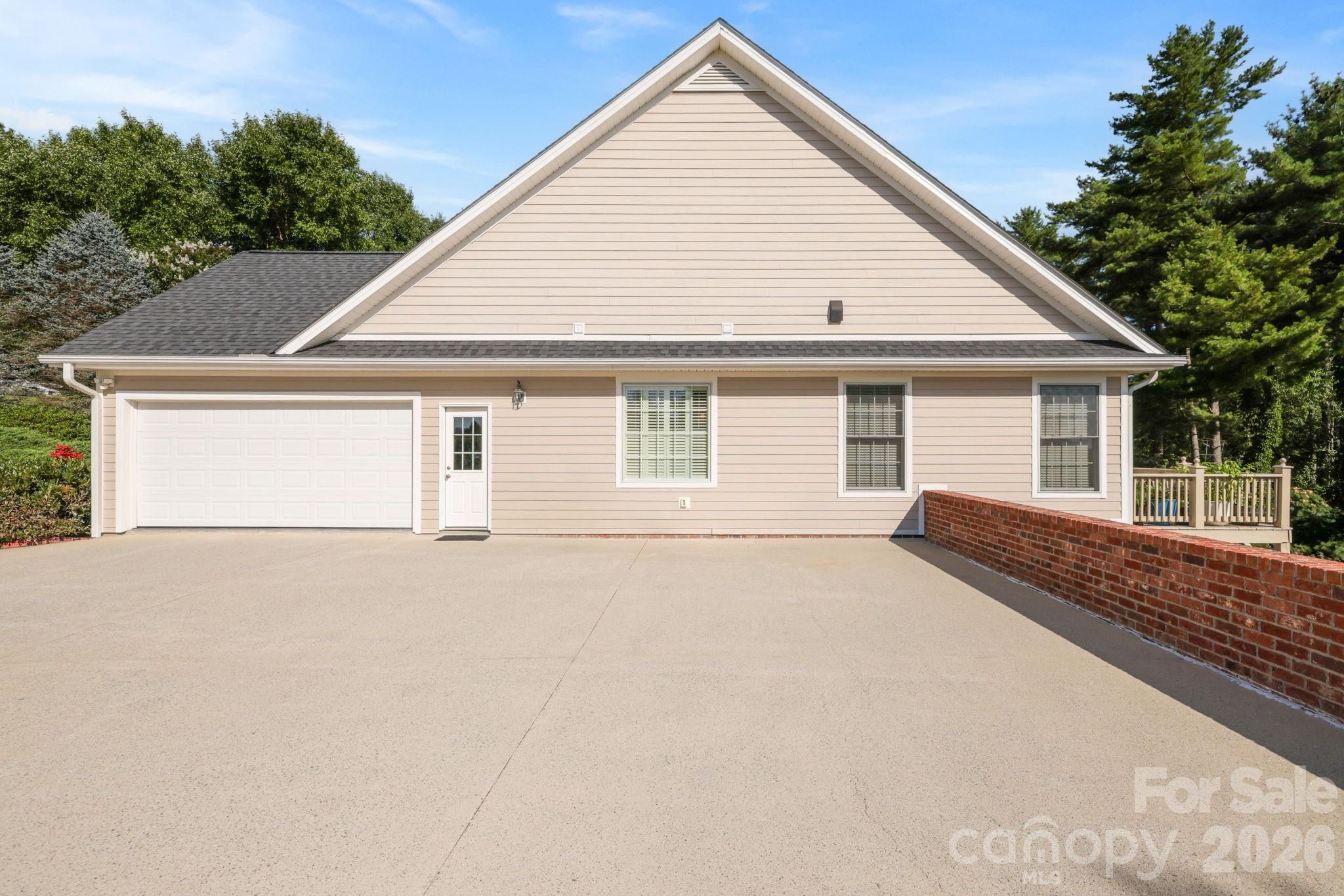 19 Thornapple Drive