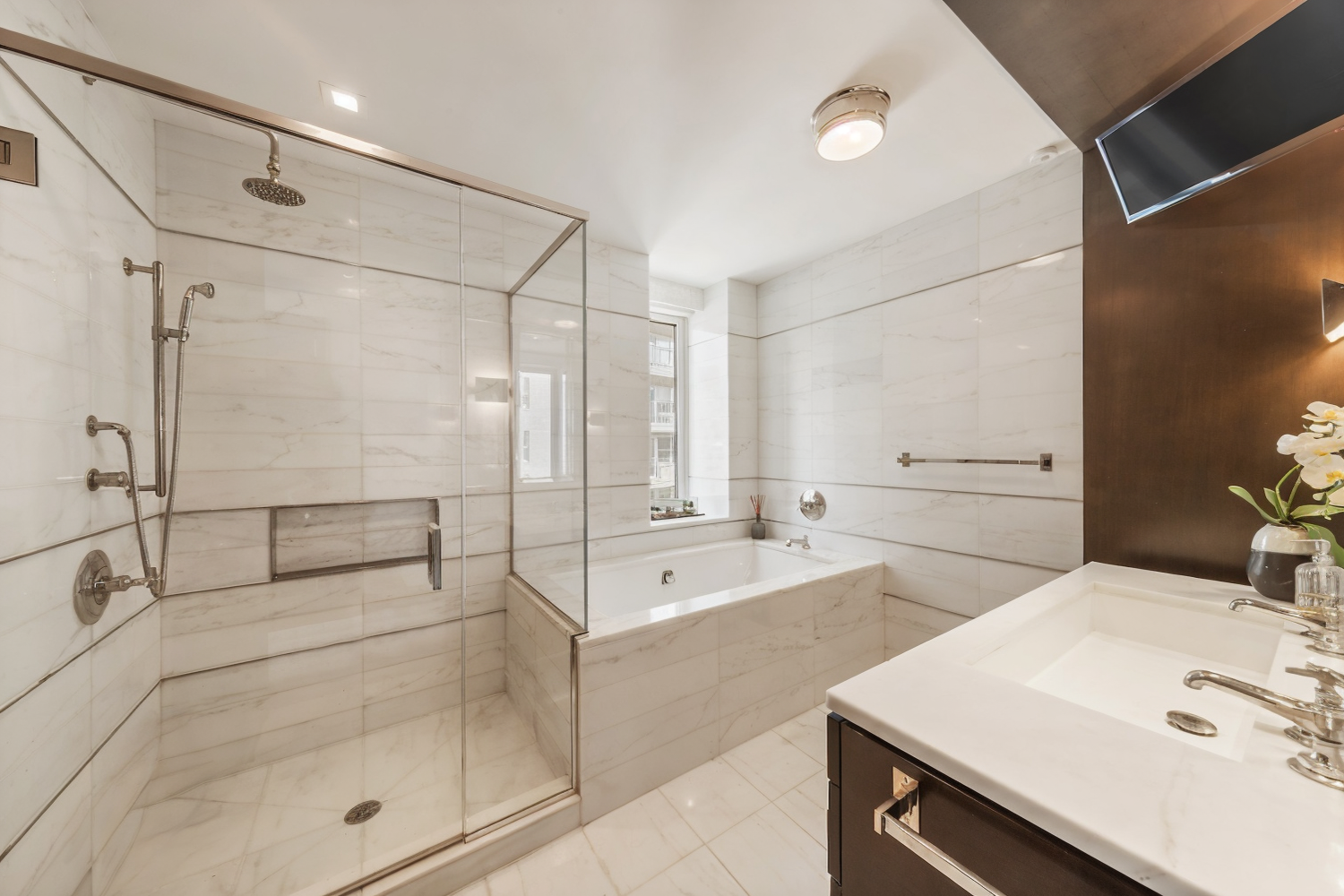 151 E 85TH Street 17J