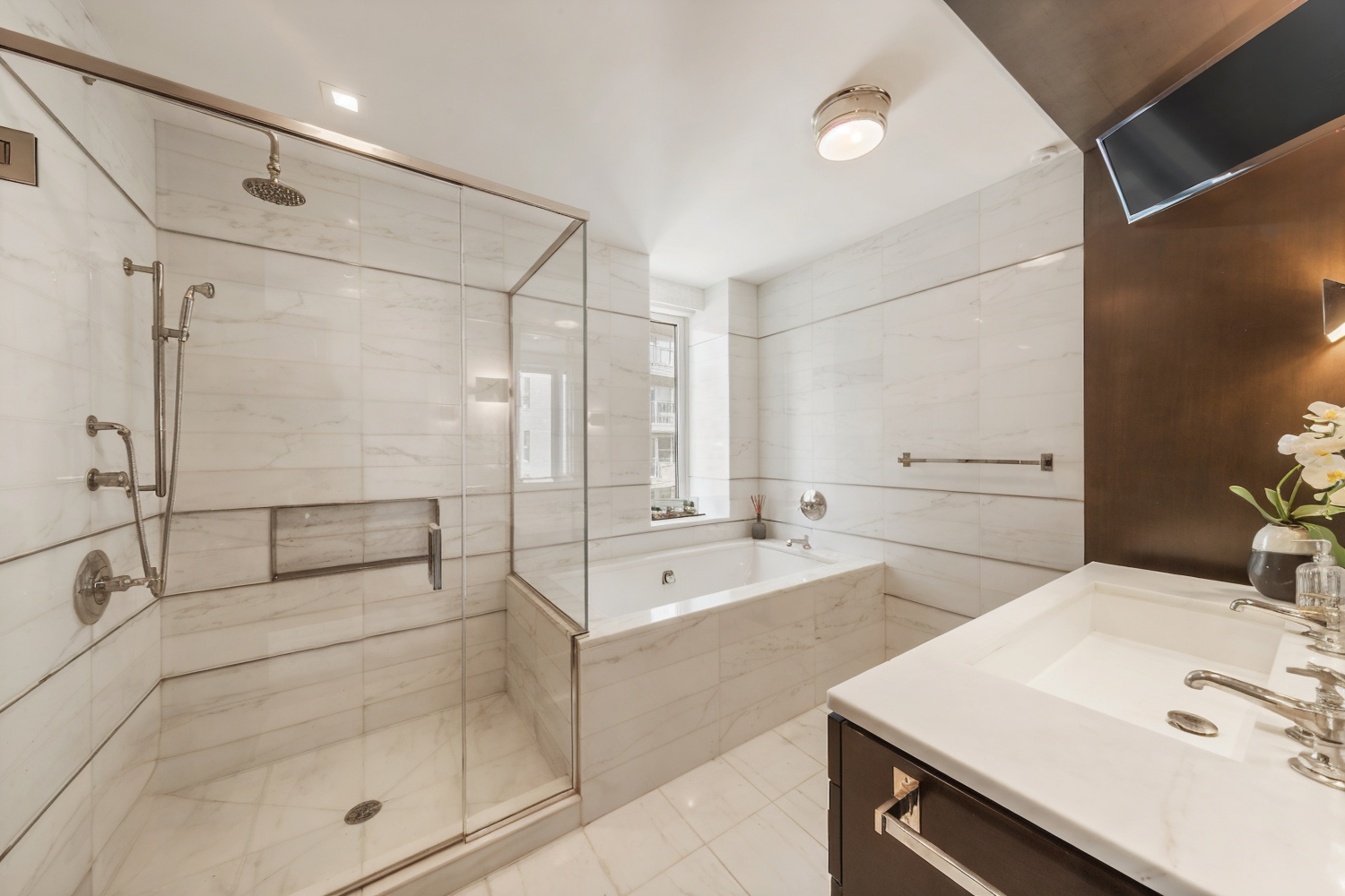 151 E 85TH Street 17J