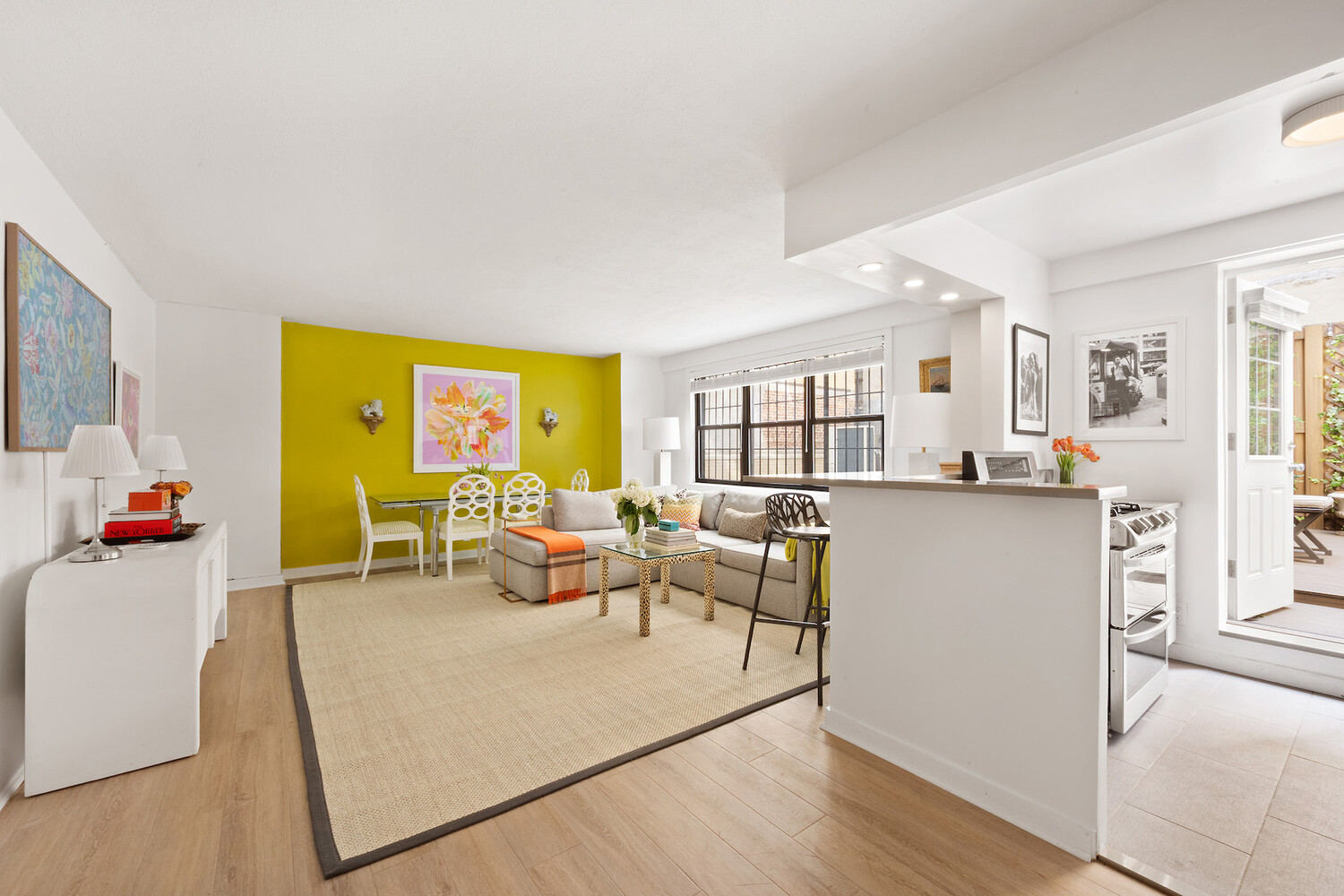 201 E 28TH Street 2R