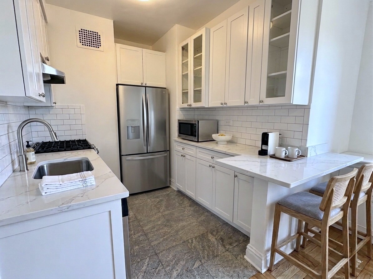 305 E 72ND Street 10A