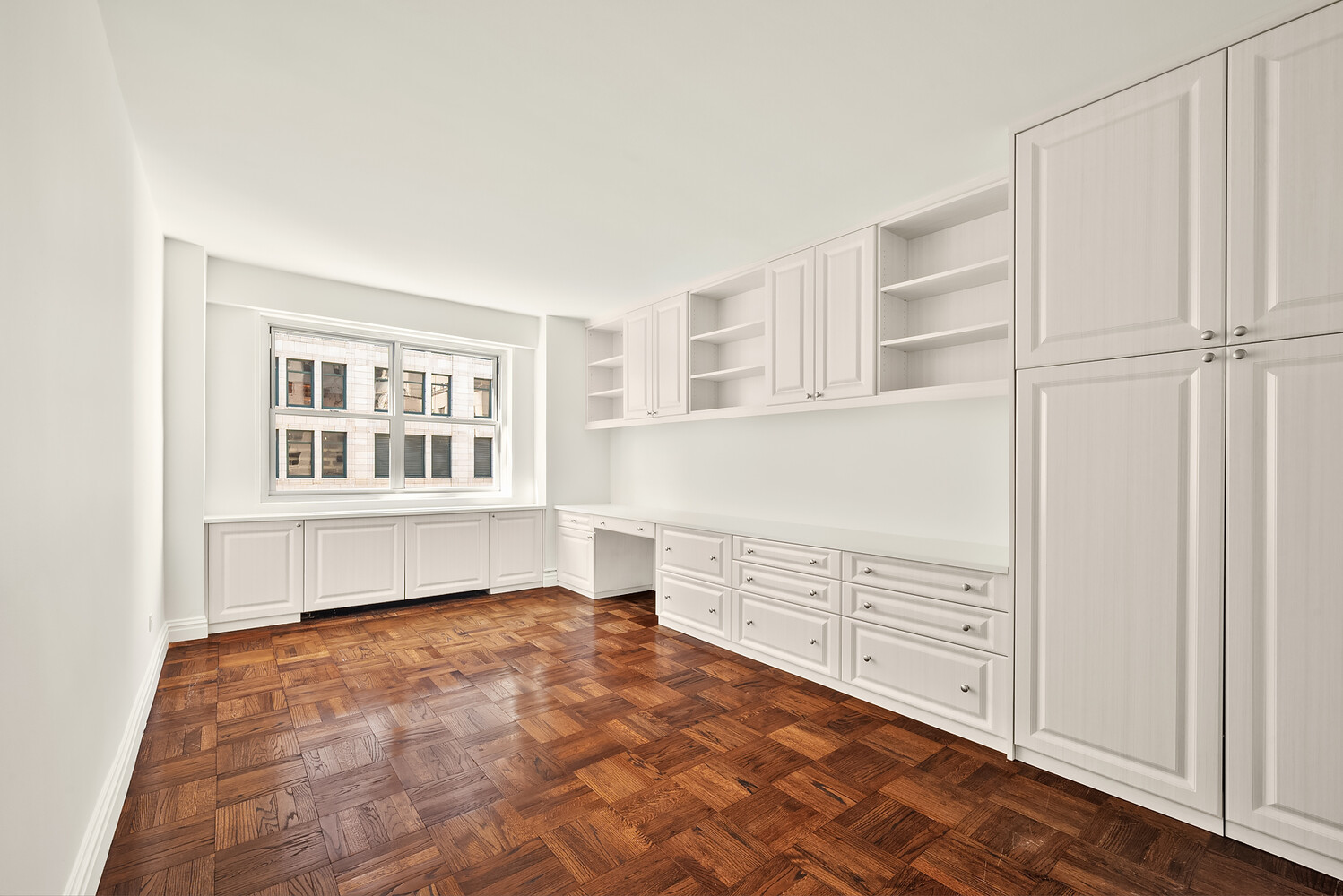 70 E 10TH Street 15V