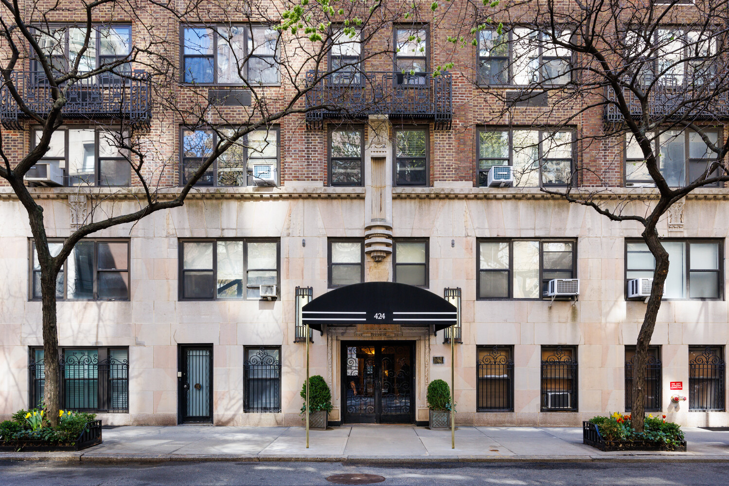 424 E 52ND Street 4D