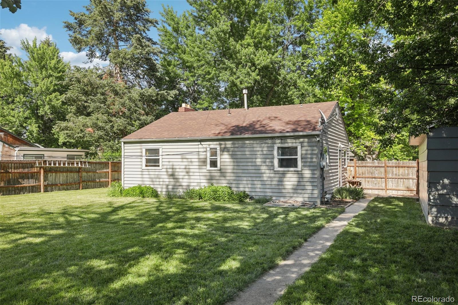 1975 Cody Street