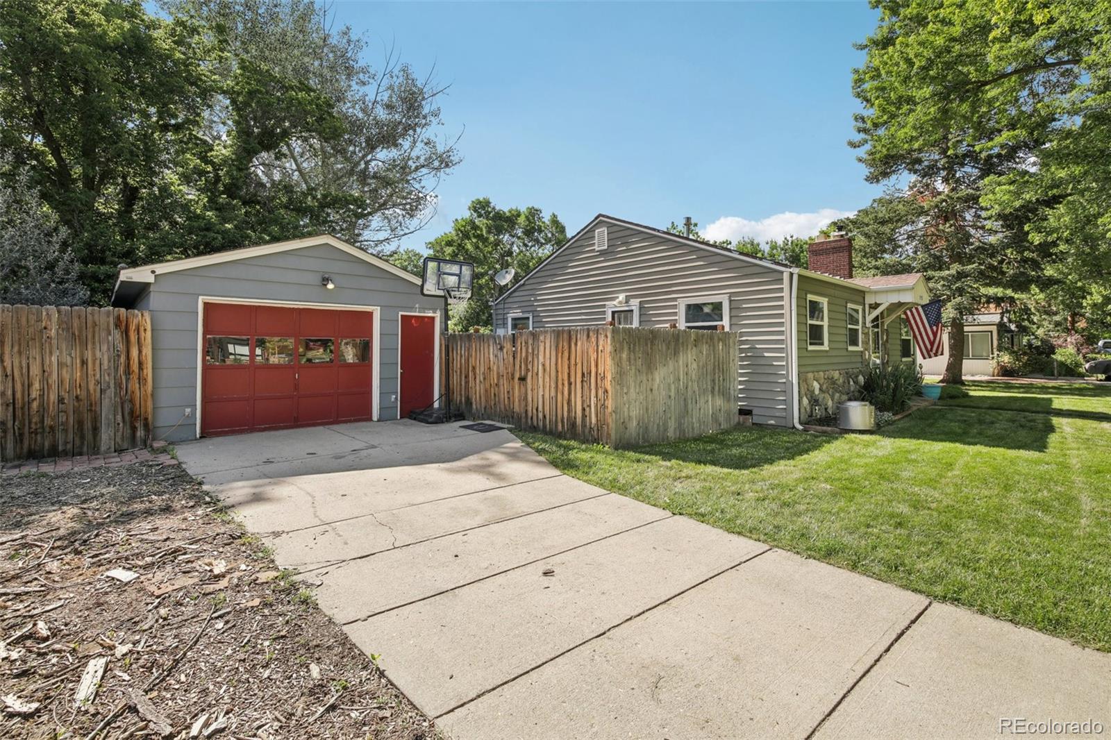 1975 Cody Street