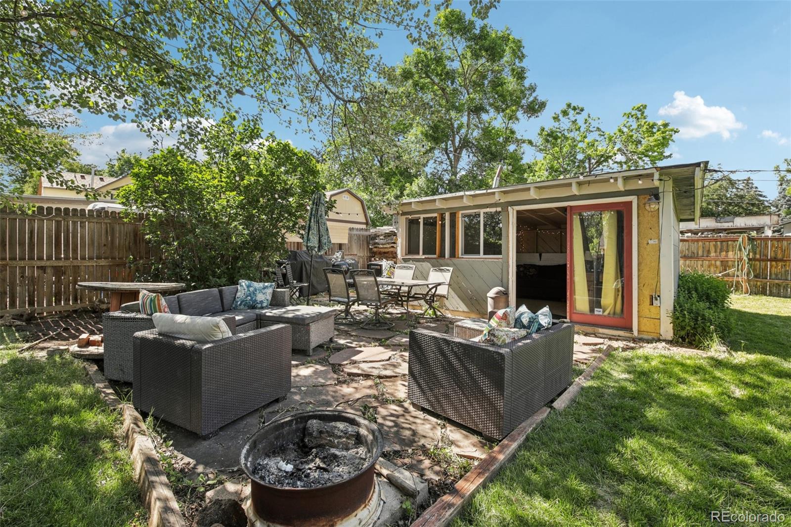 1975 Cody Street