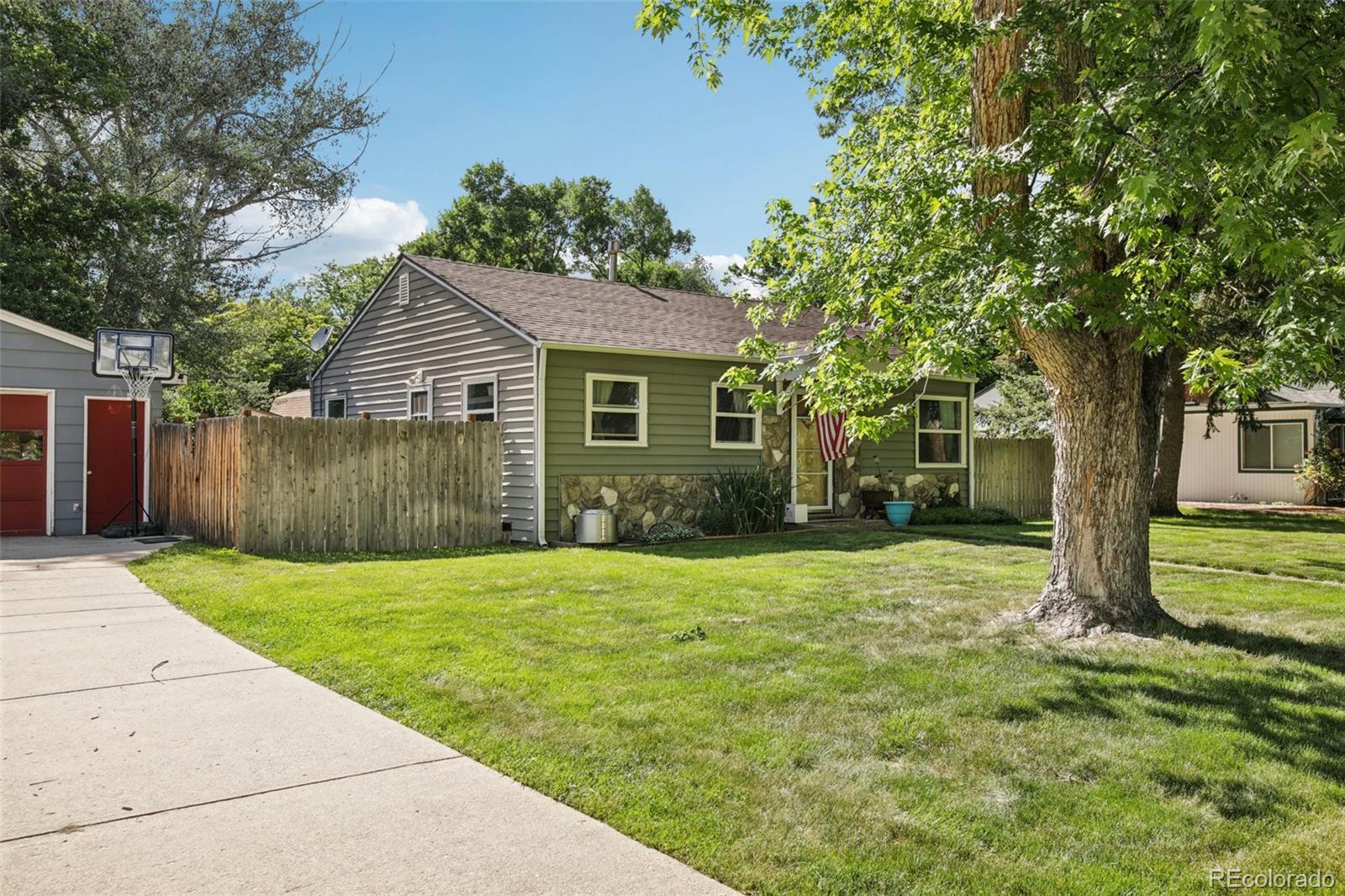 1975 Cody Street
