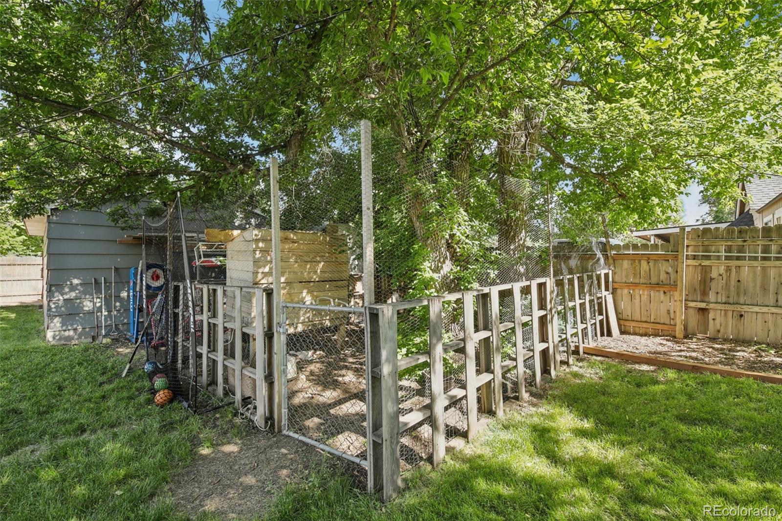 1975 Cody Street