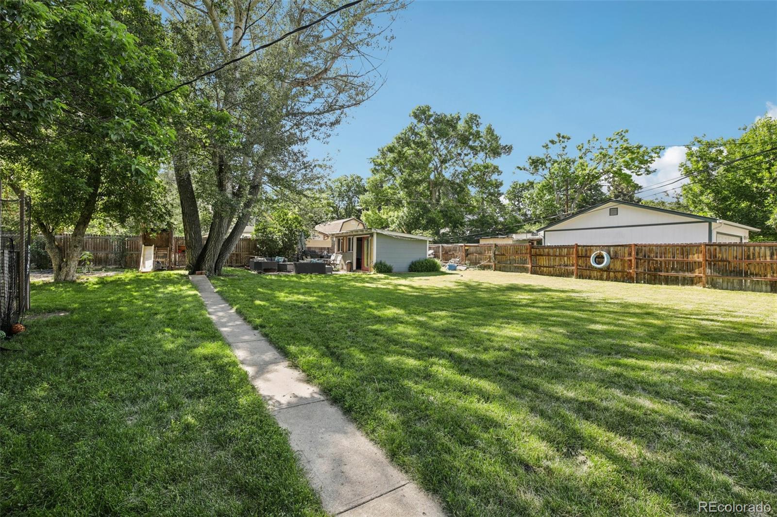 1975 Cody Street
