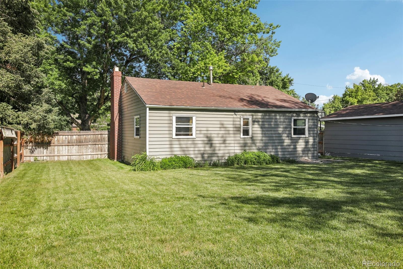 1975 Cody Street