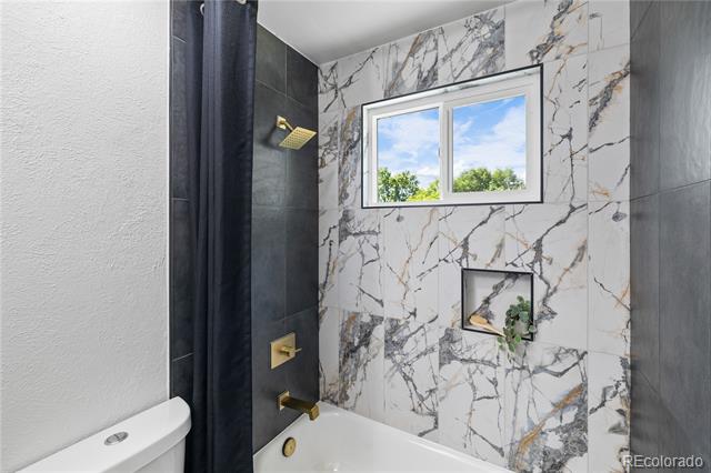 9243 W 100th Circle