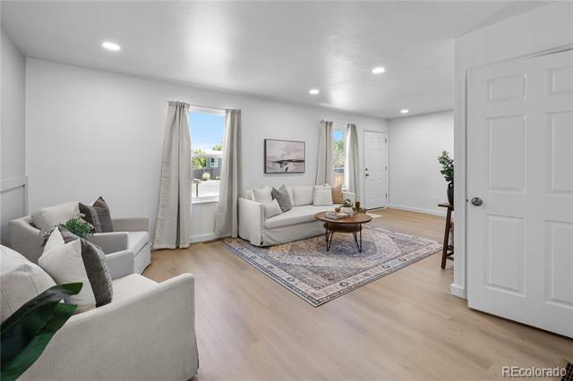 9243 W 100th Circle