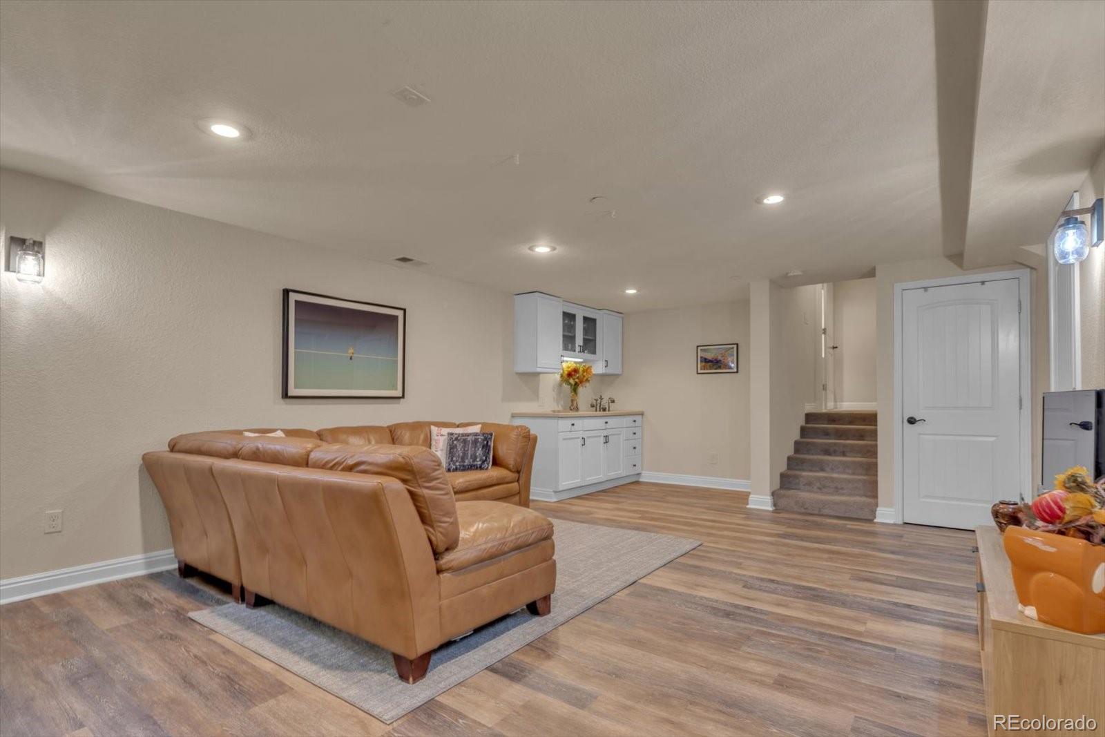 10975 Maple Road