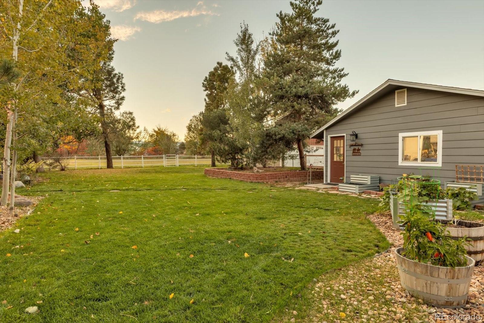 10975 Maple Road