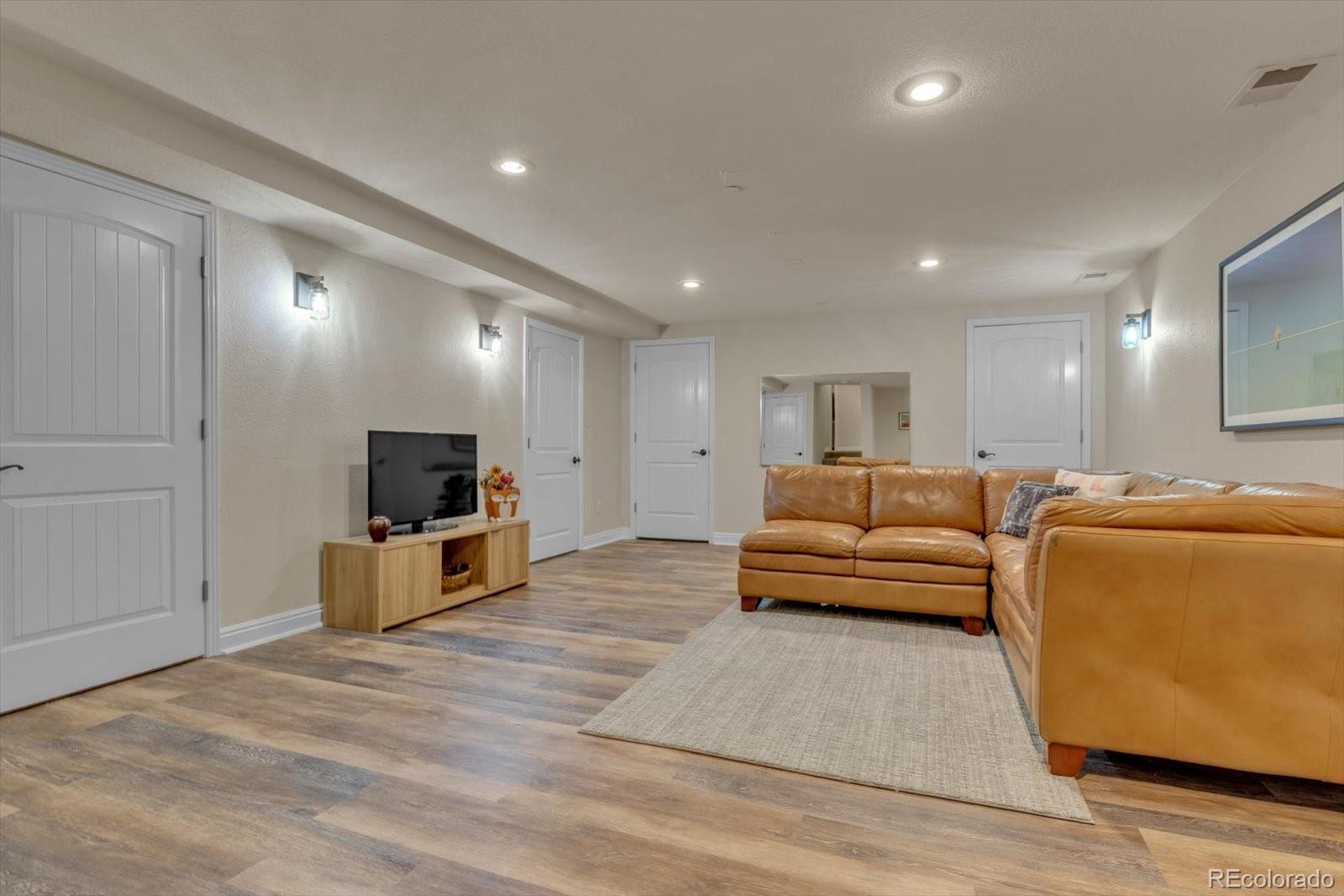 10975 Maple Road