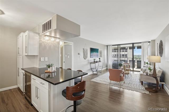 790 N Washington Street Unit: 1006