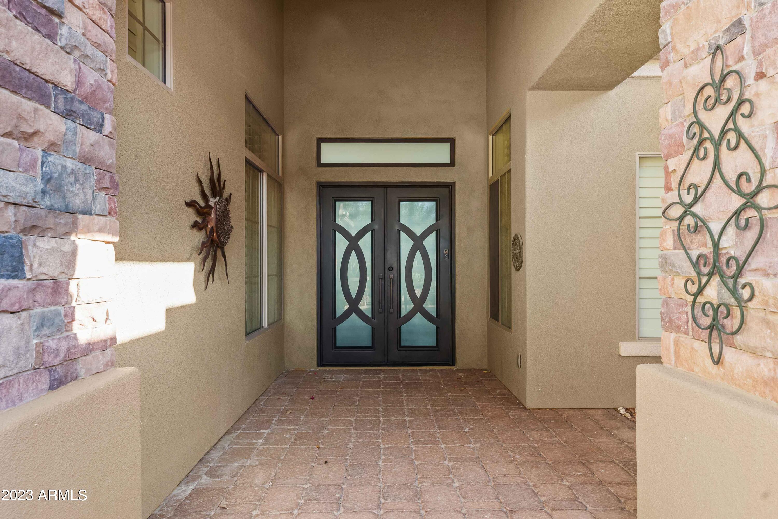 42139 N MOUNTAIN COVE Drive