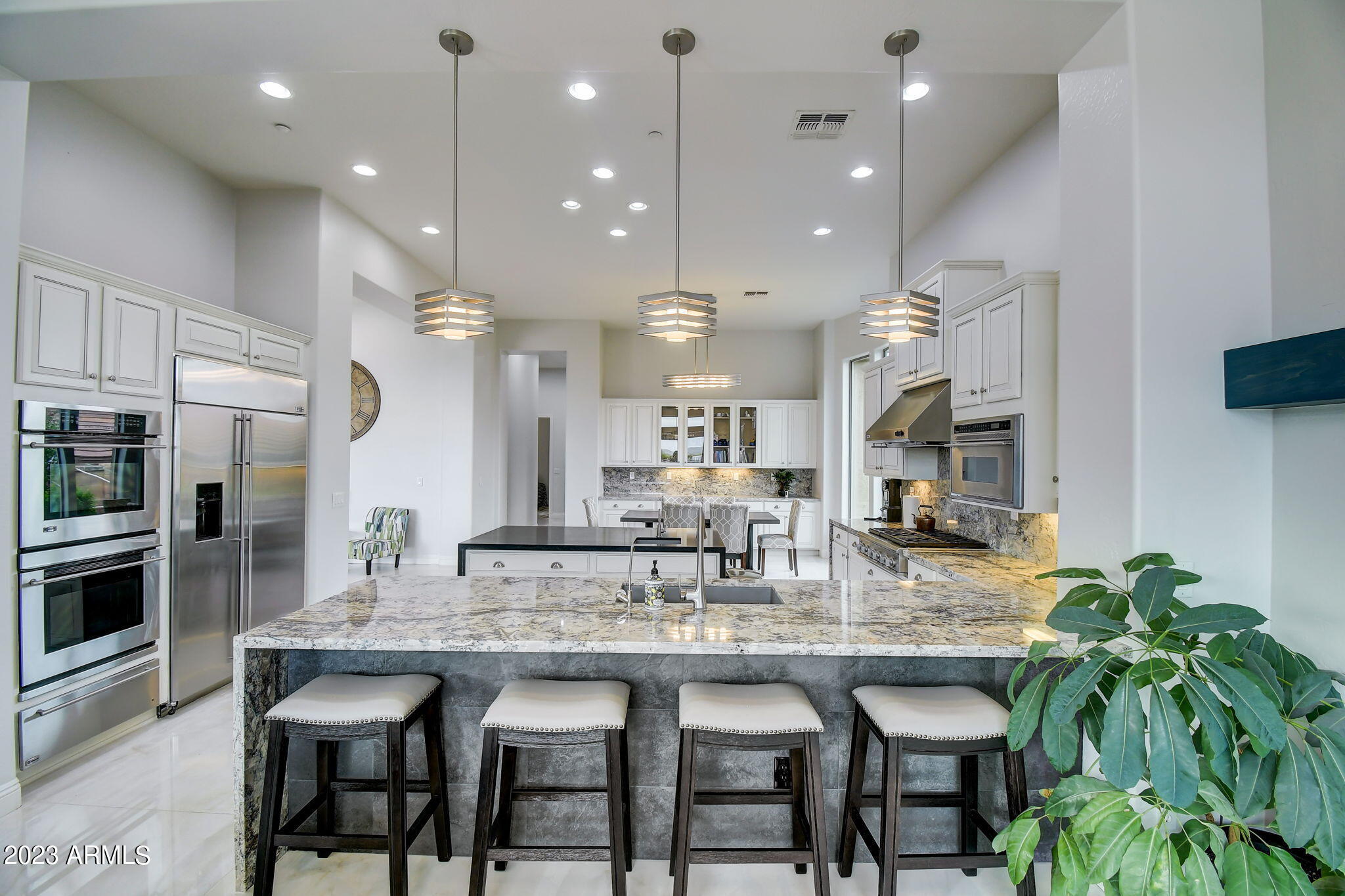 42139 N MOUNTAIN COVE Drive