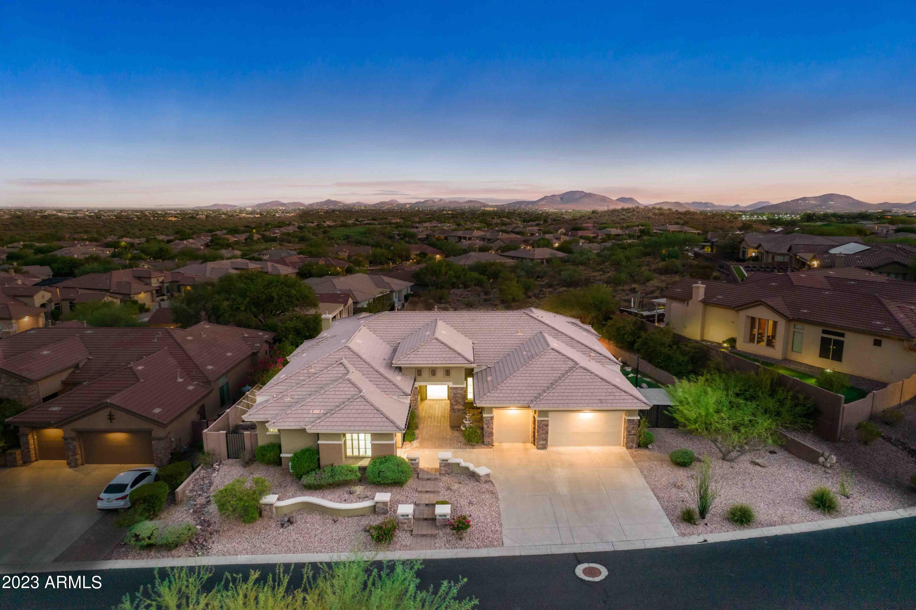 42139 N MOUNTAIN COVE Drive