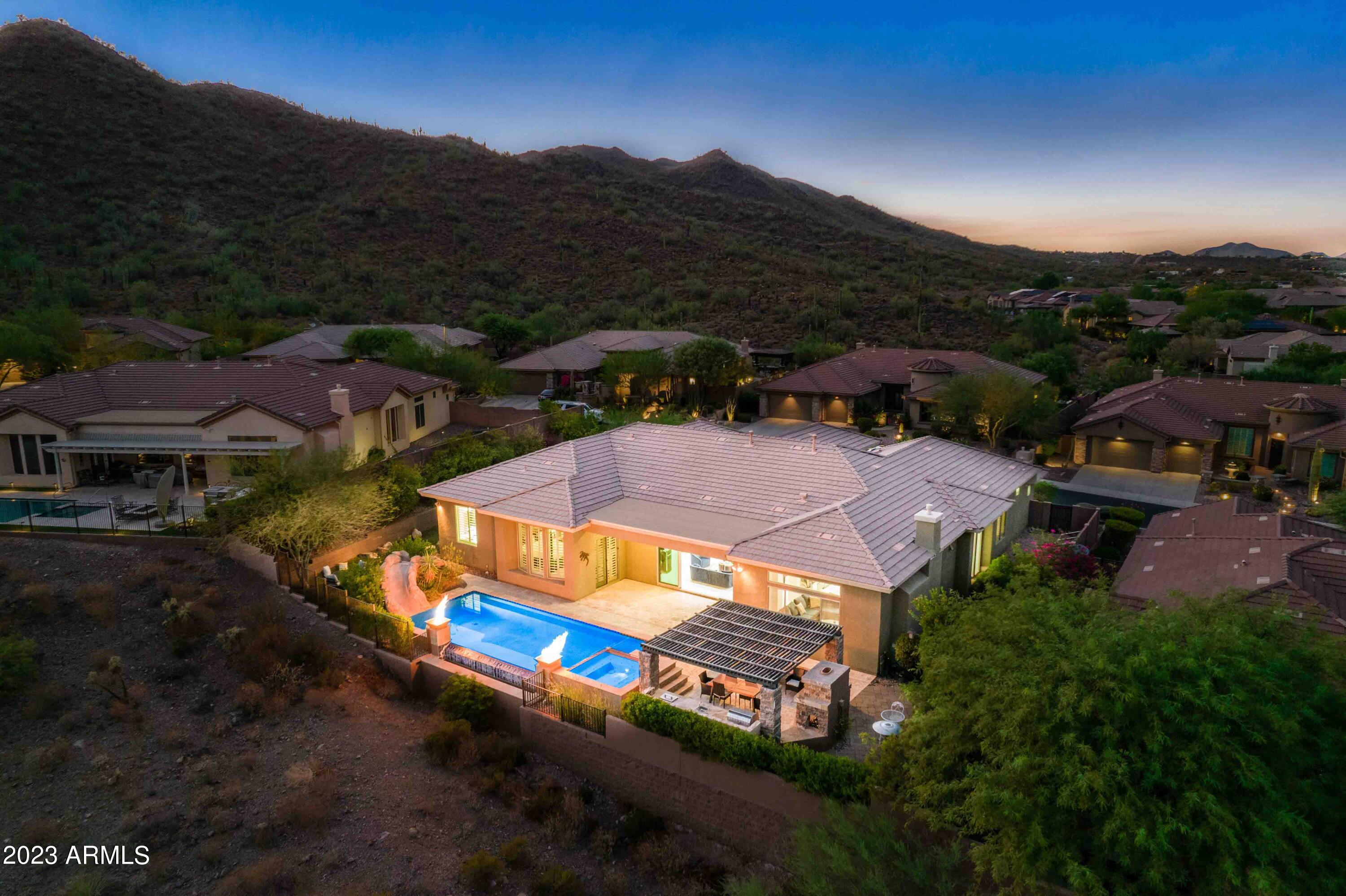 42139 N MOUNTAIN COVE Drive