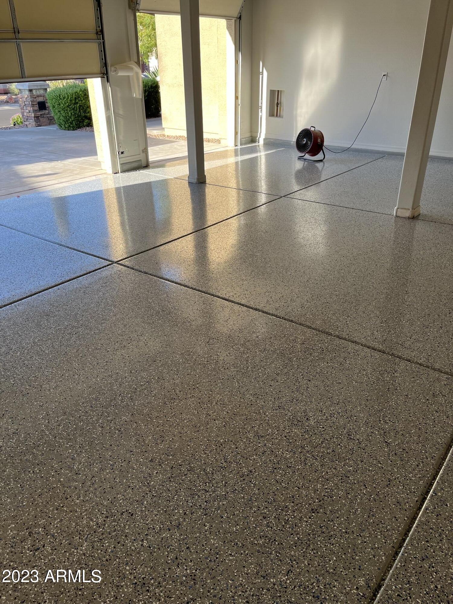 42139 N MOUNTAIN COVE Drive