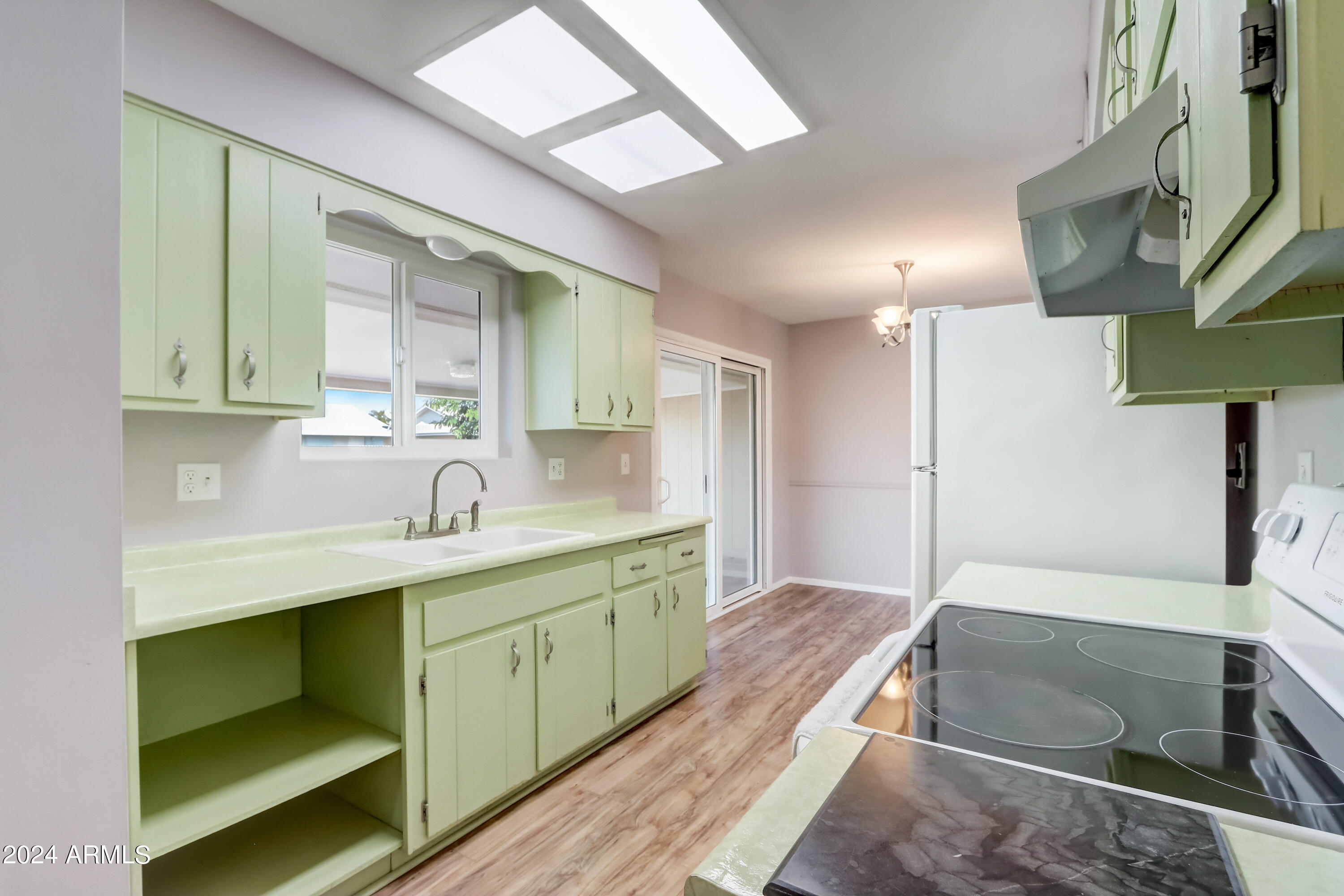 10128 W CHERYL Drive