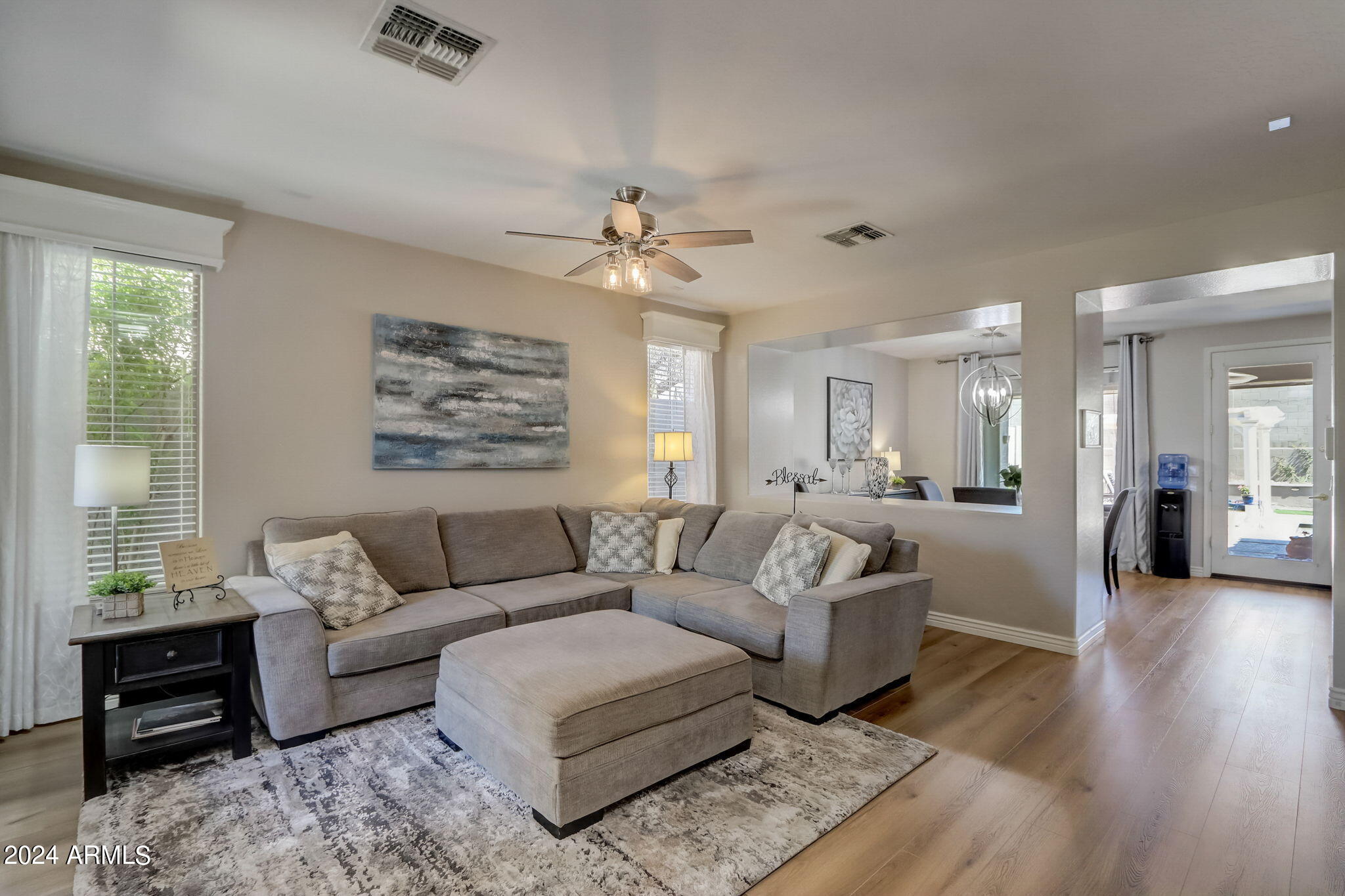 39513 N ROLLING GREEN Court