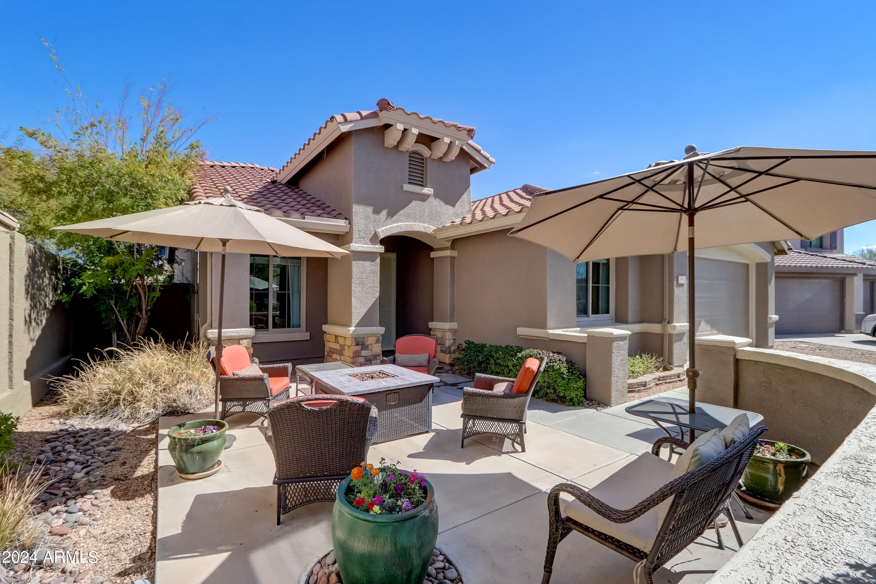 39513 N ROLLING GREEN Court