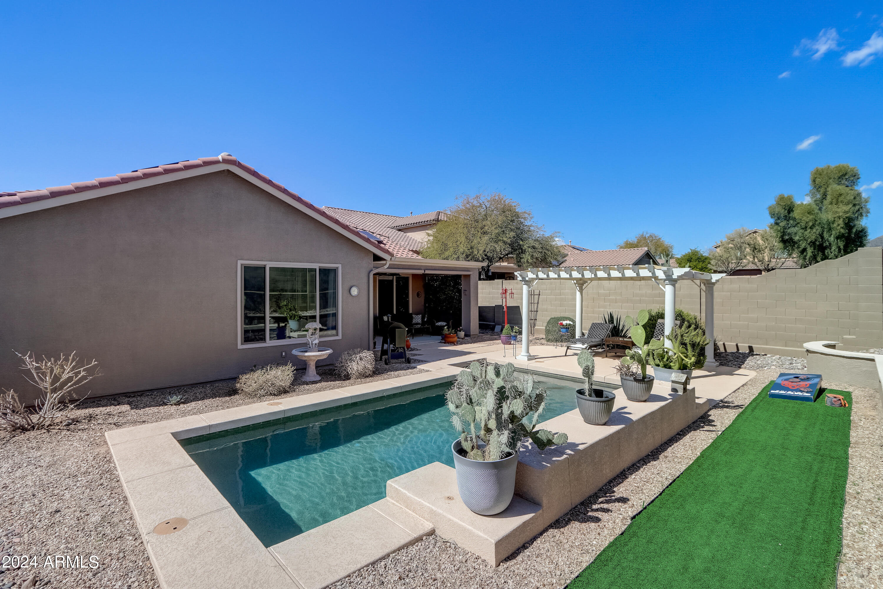 39513 N ROLLING GREEN Court