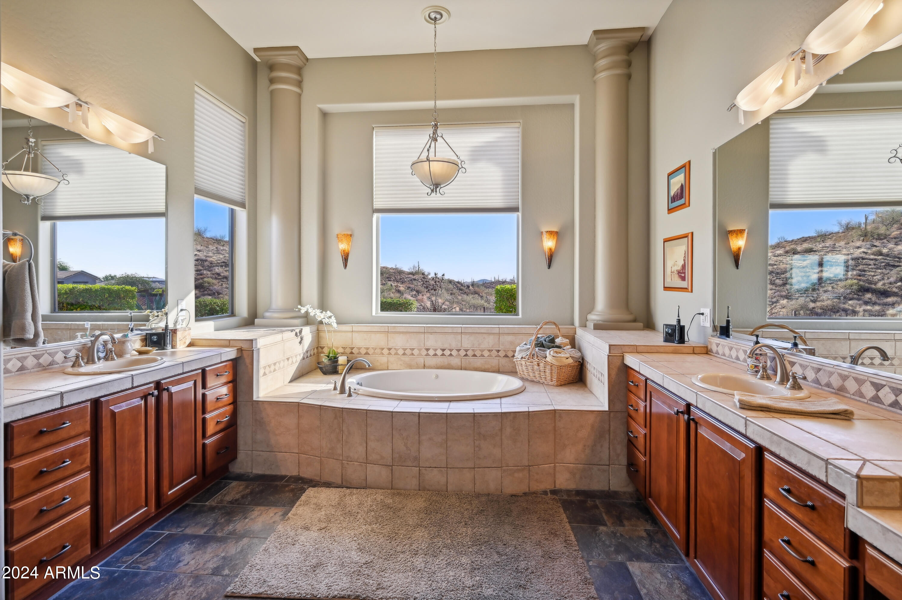 2355 W SHINNECOCK Court