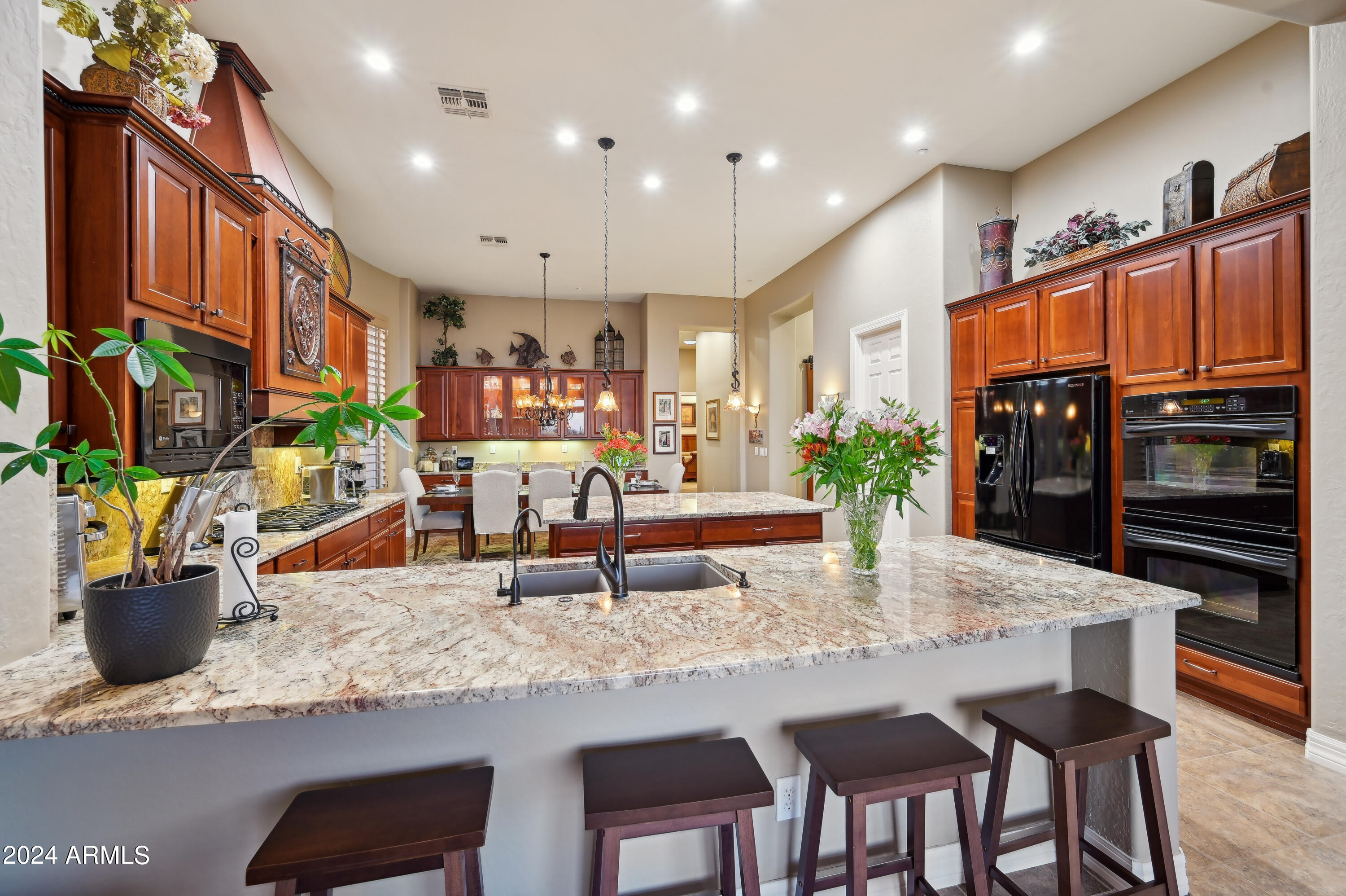 2355 W SHINNECOCK Court