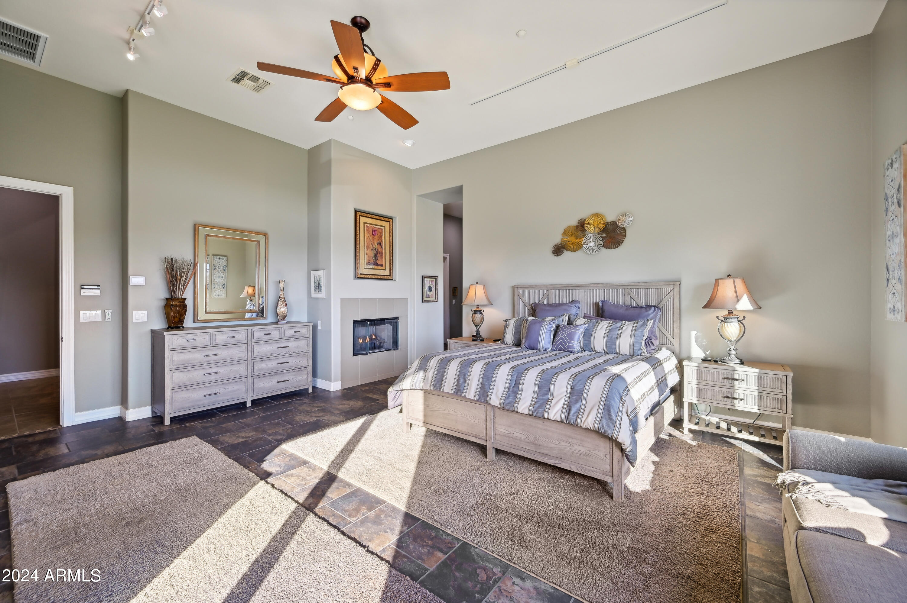 2355 W SHINNECOCK Court