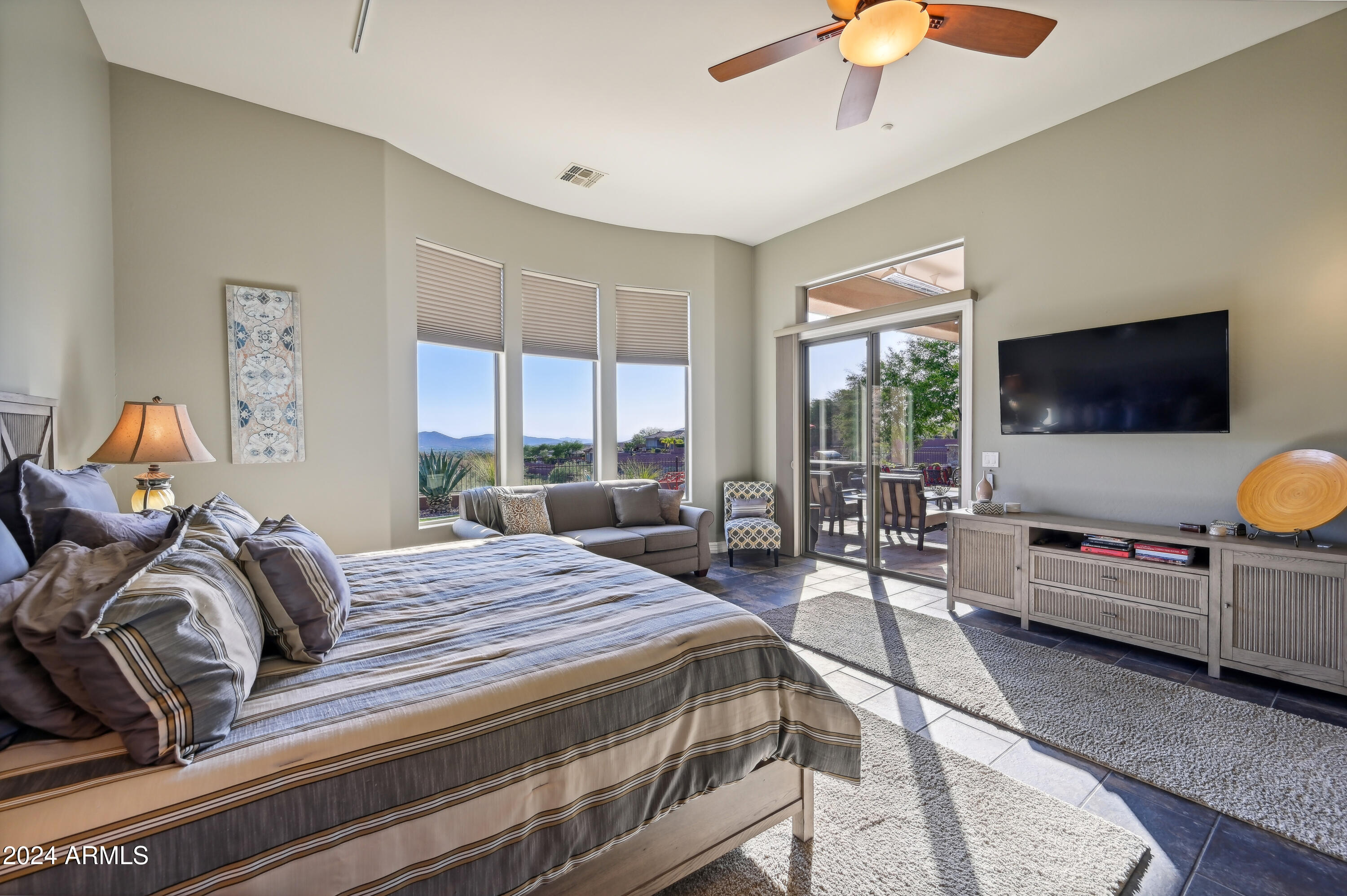 2355 W SHINNECOCK Court