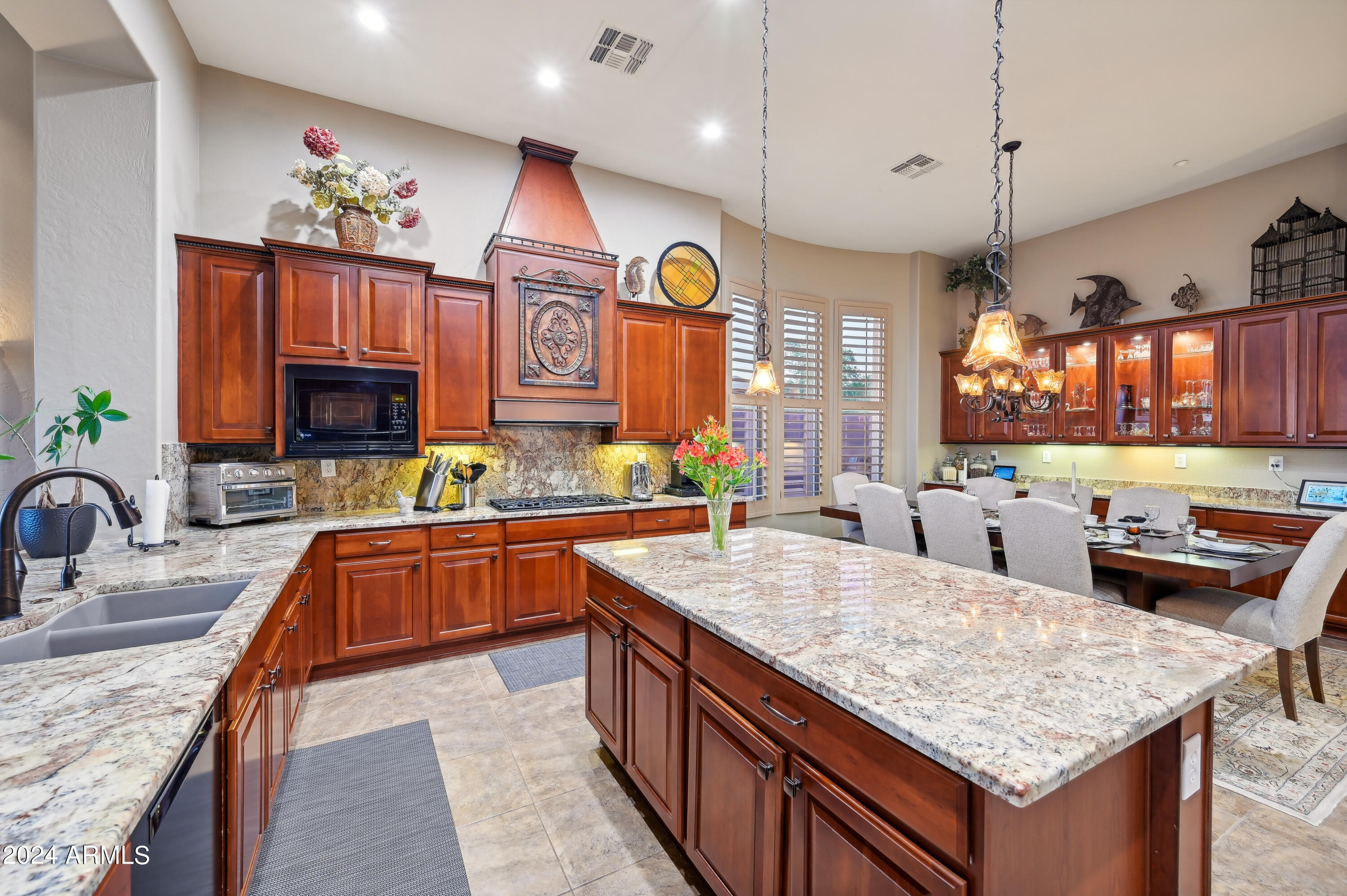 2355 W SHINNECOCK Court