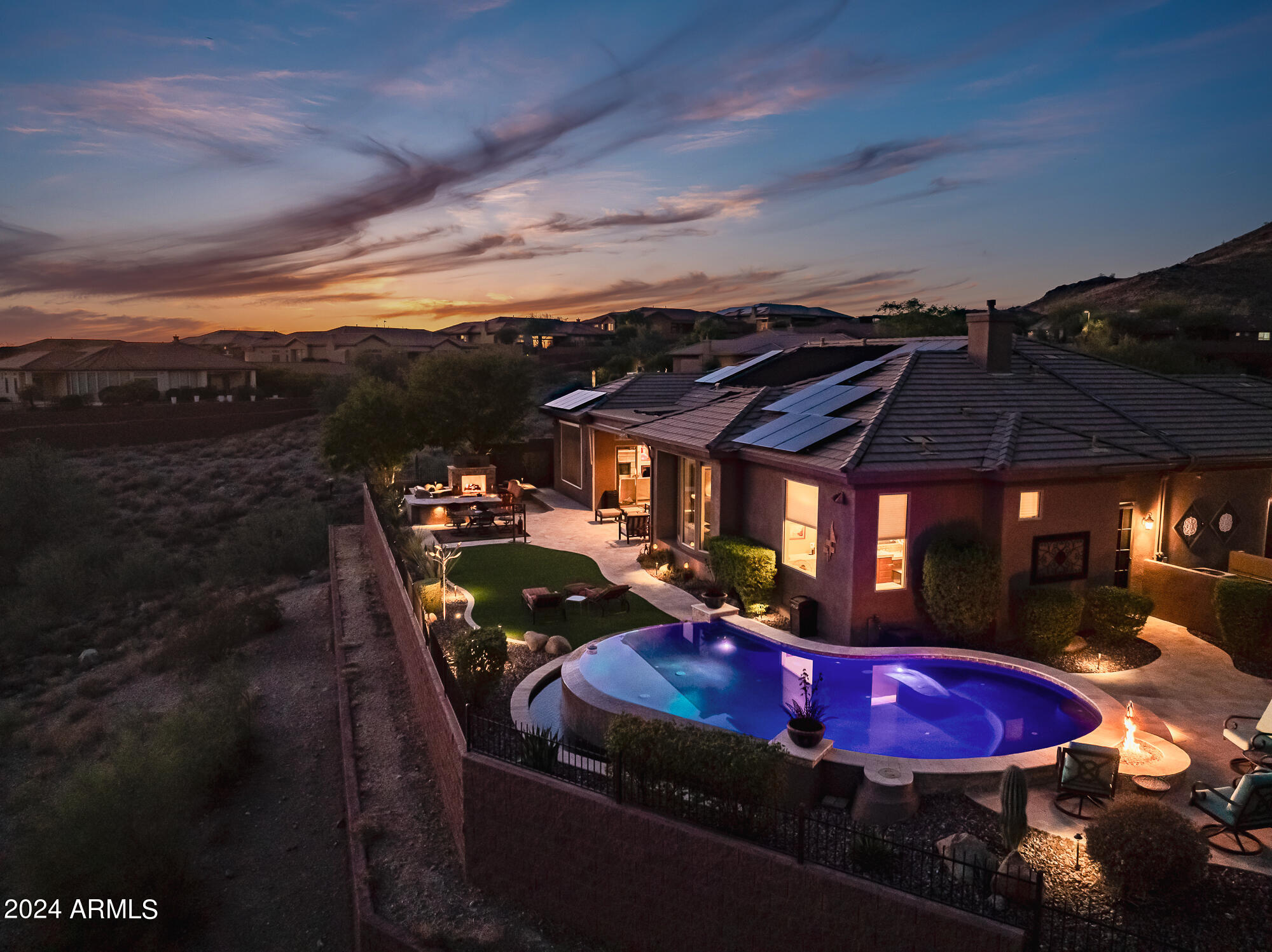 2355 W SHINNECOCK Court