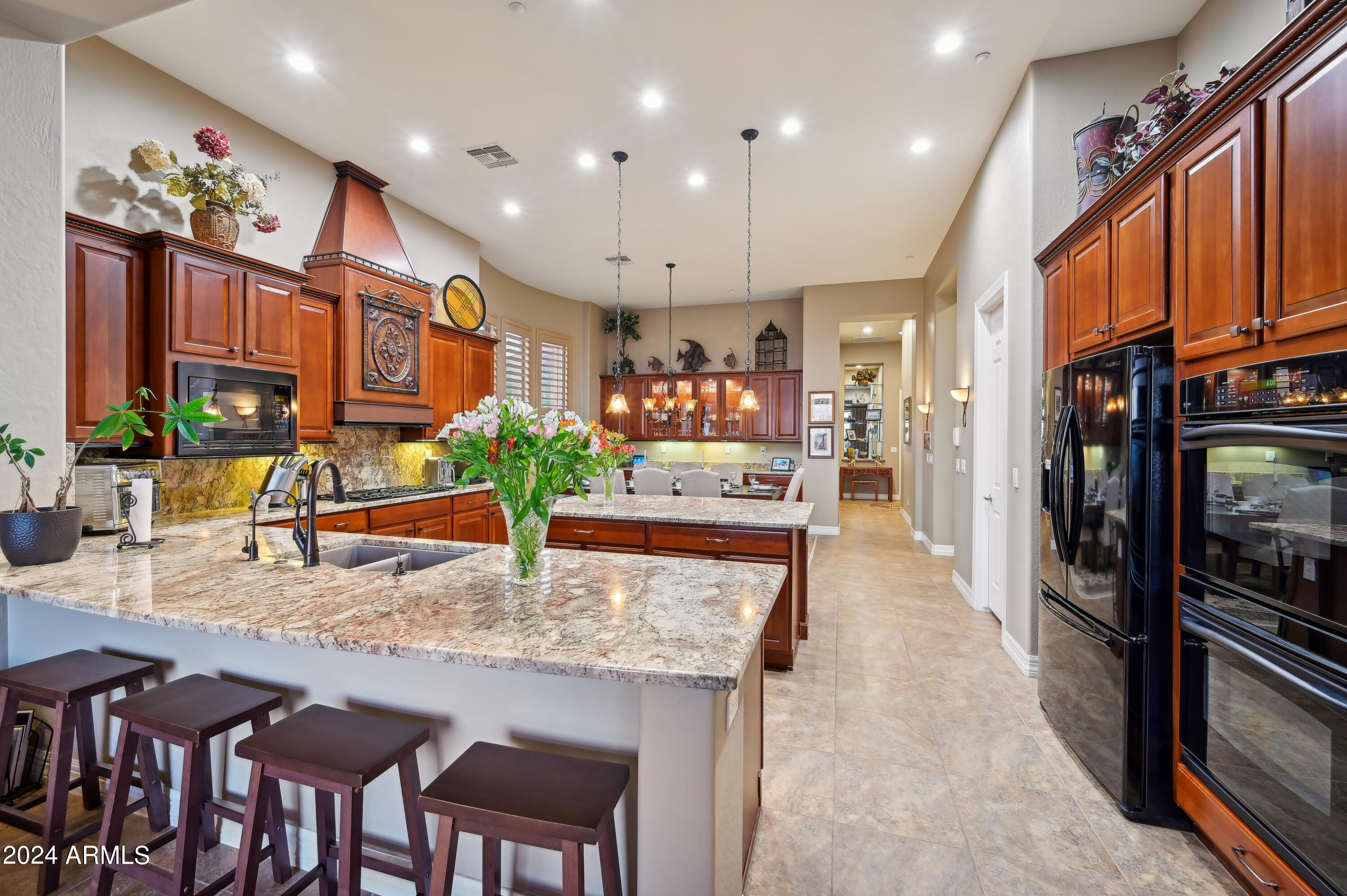 2355 W SHINNECOCK Court